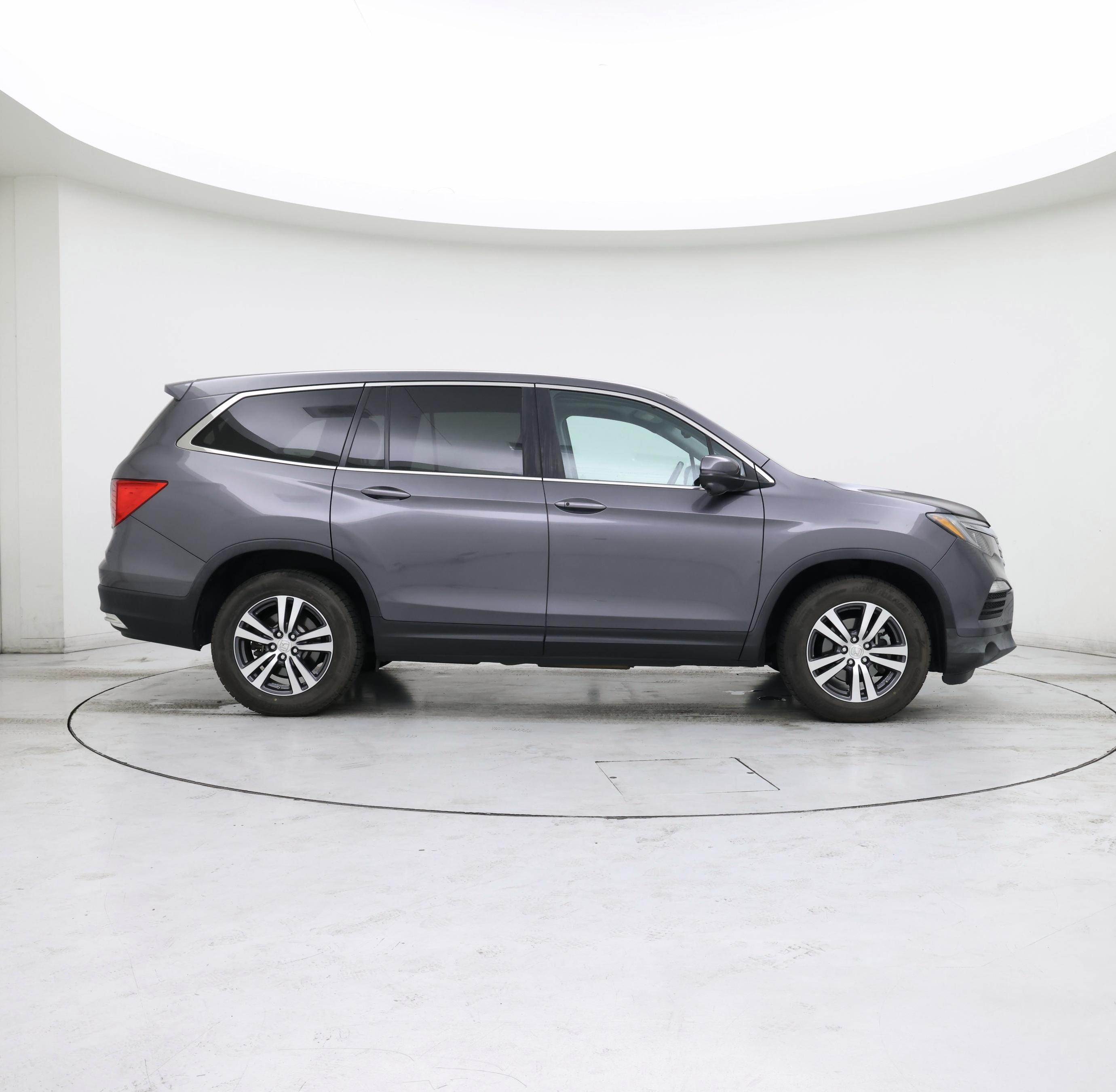 Thumbnail: 2017 Honda Pilot - 7