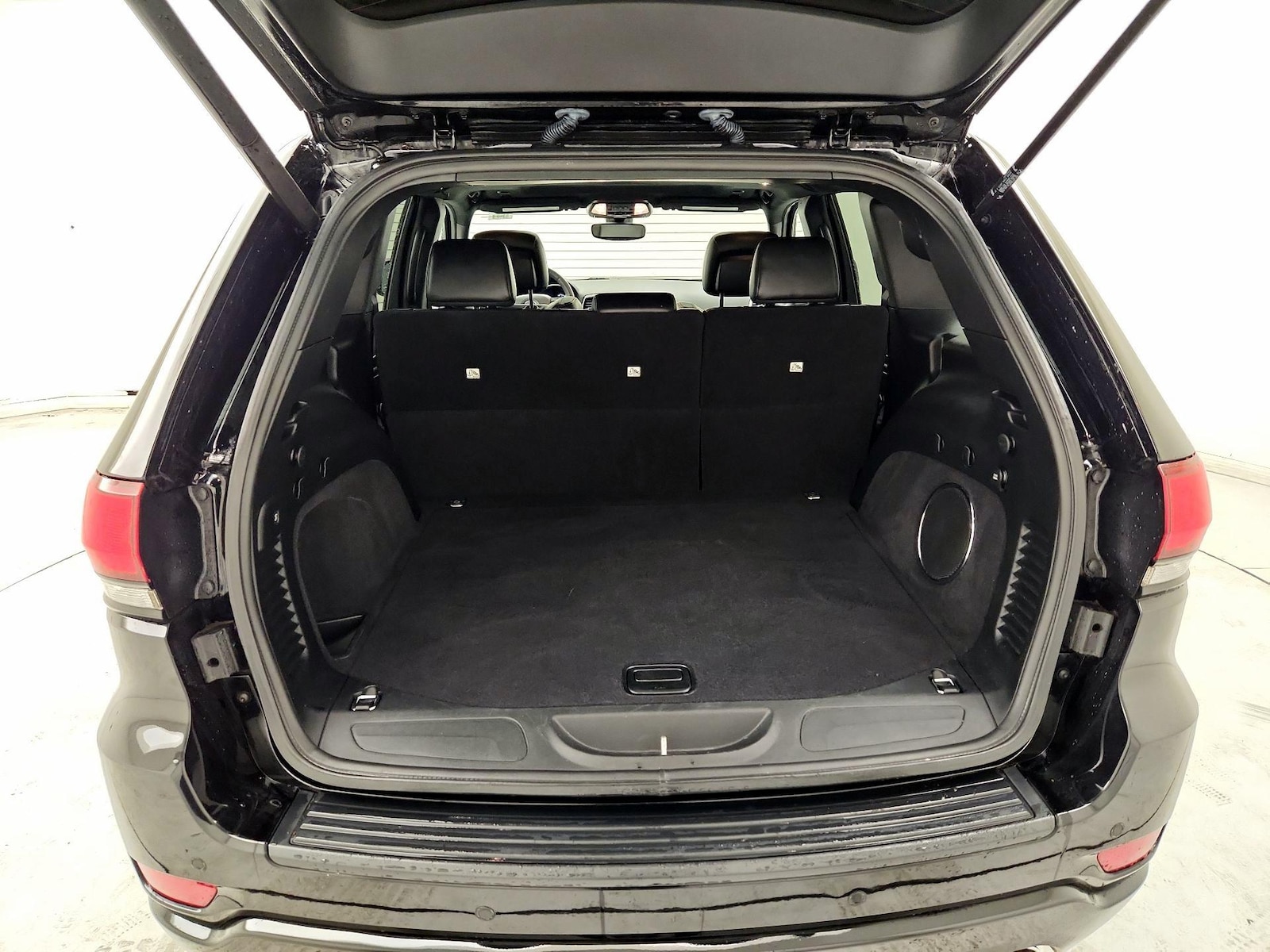 2019 Jeep Grand Cherokee Altitude - Photo 23