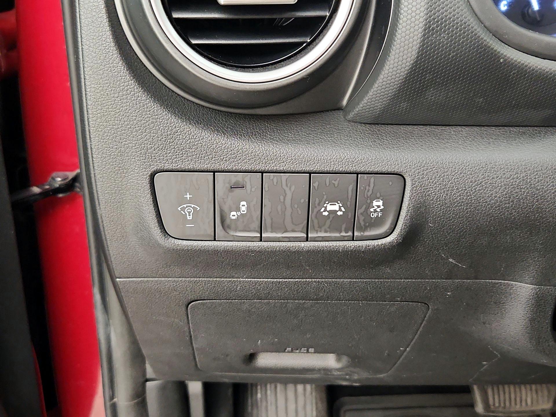 Thumbnail: 2021 Hyundai Kona - 13