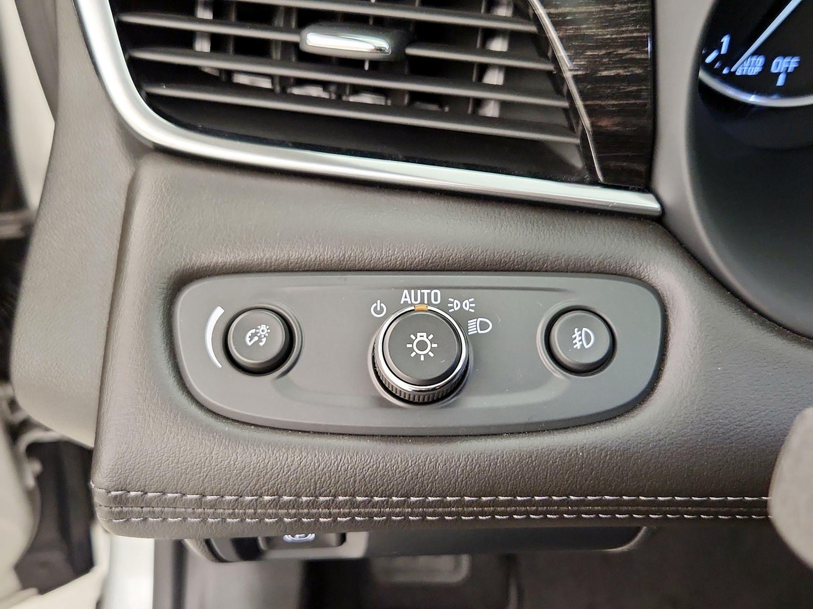 2017 Buick LaCrosse Essence - Photo 14