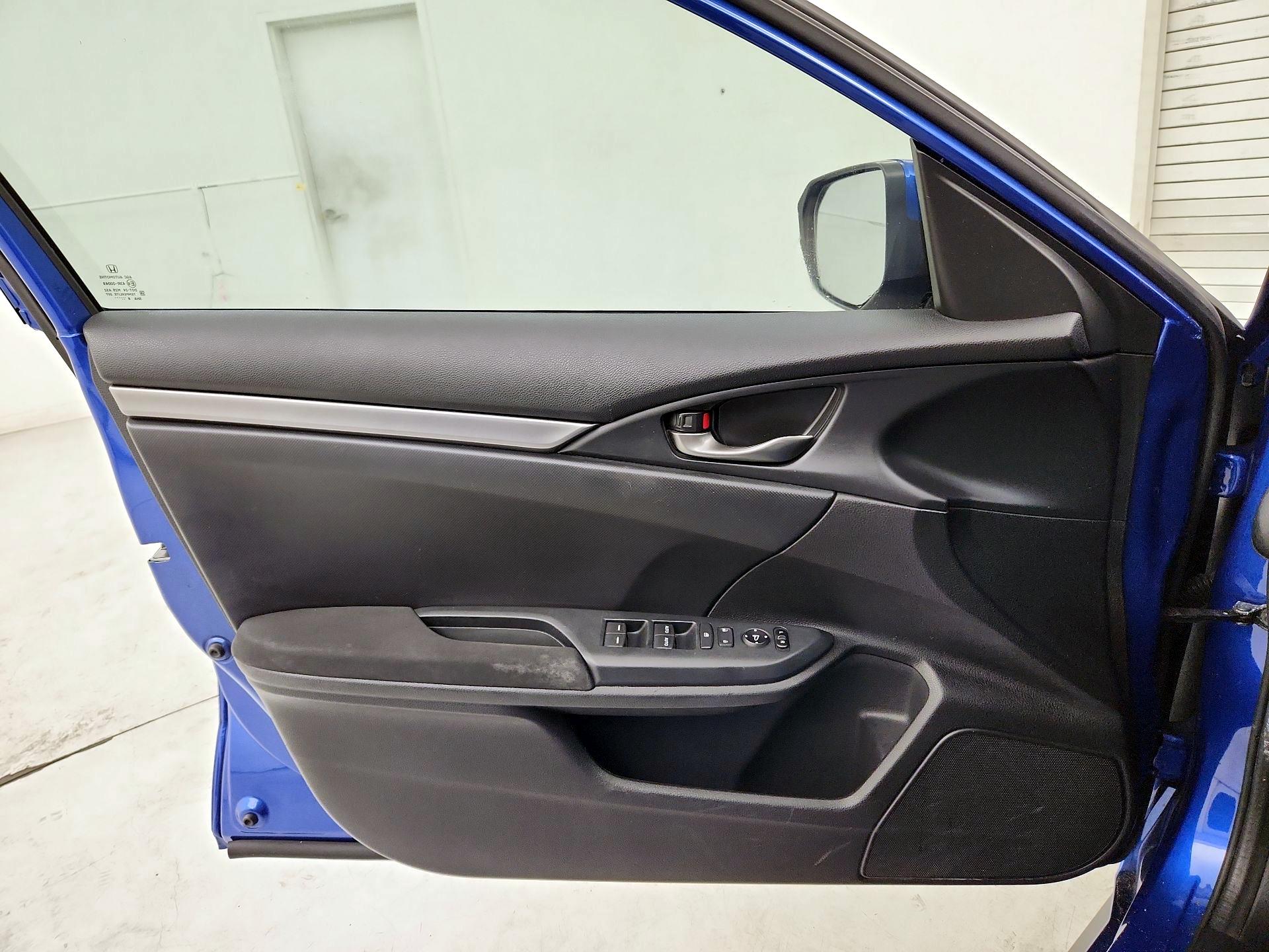 Thumbnail: 2018 Honda Civic - 12
