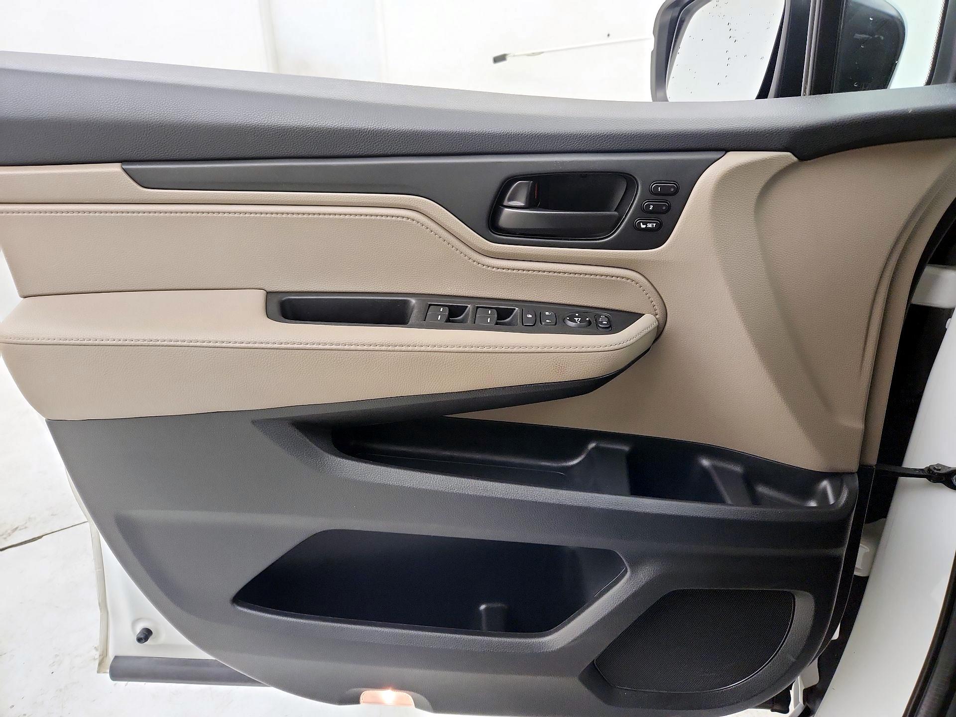 Thumbnail: 2020 Honda Odyssey - 12