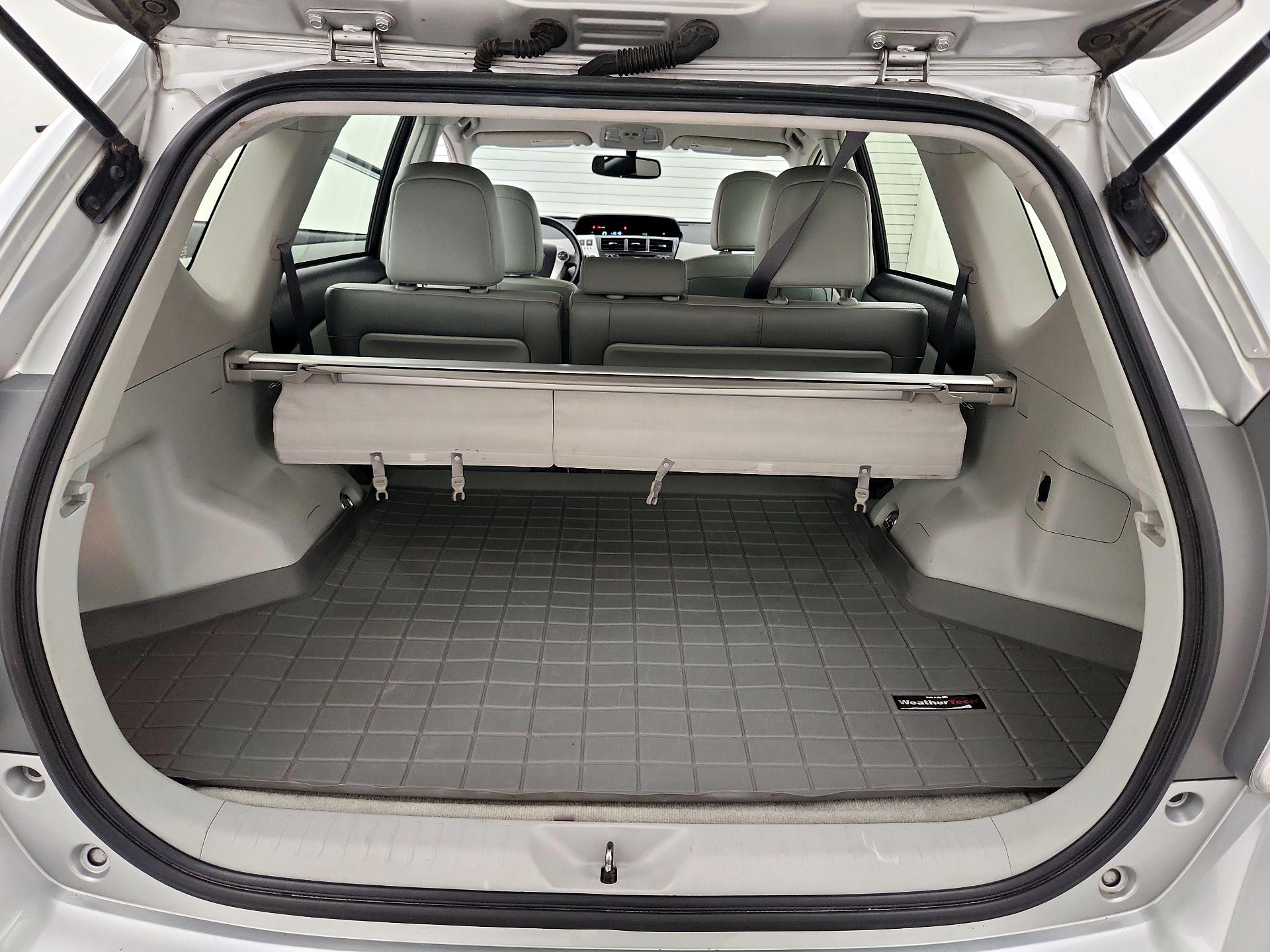 Thumbnail: 2014 Toyota Prius v - 20