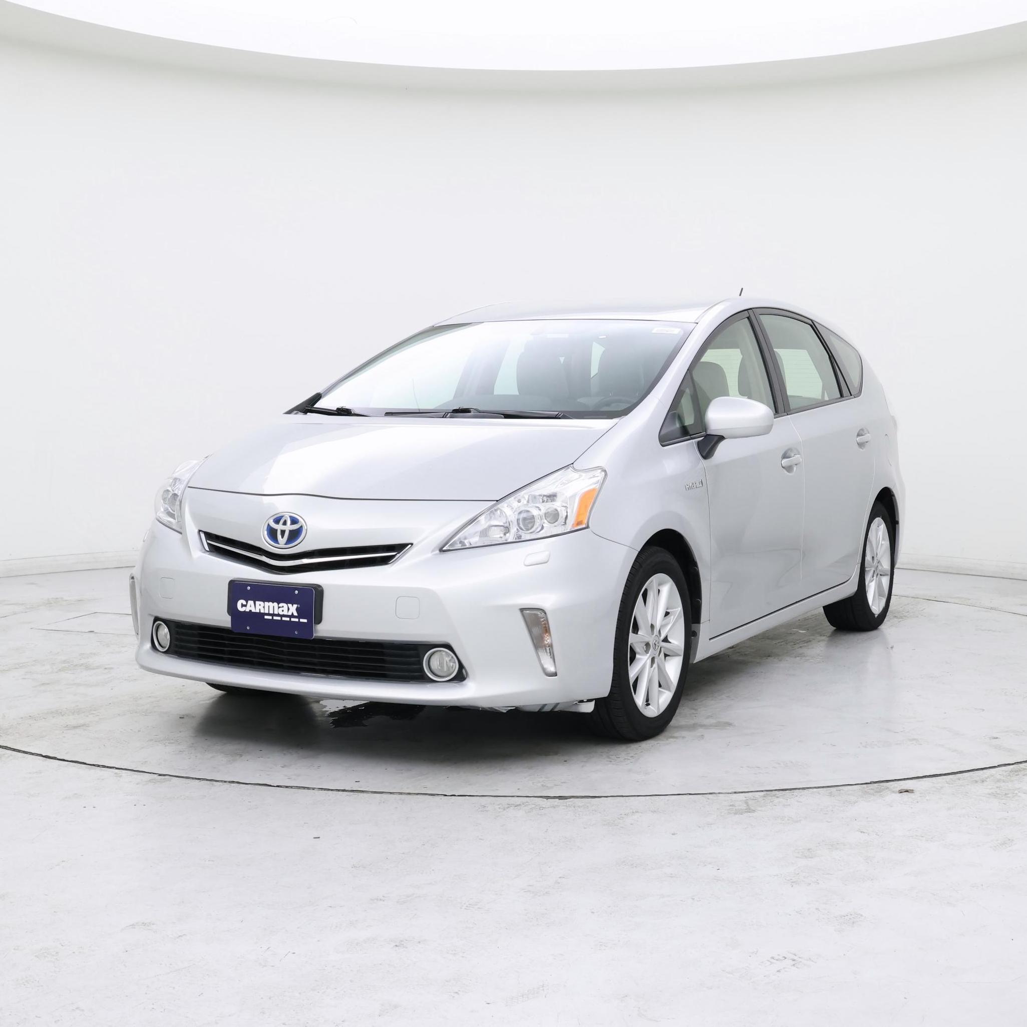 Thumbnail: 2014 Toyota Prius v - 4