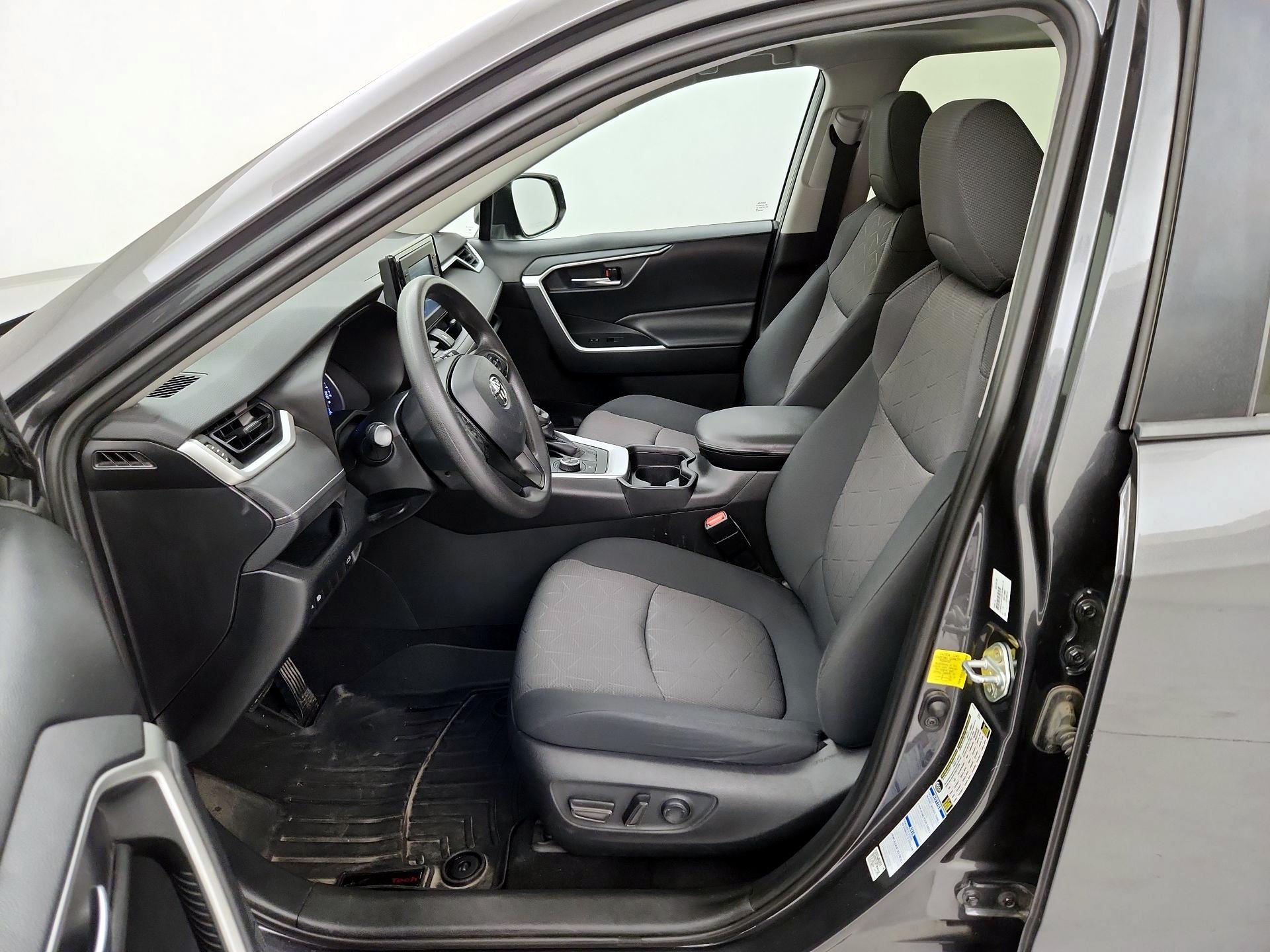 Thumbnail: 2019 Toyota RAV4 - 11
