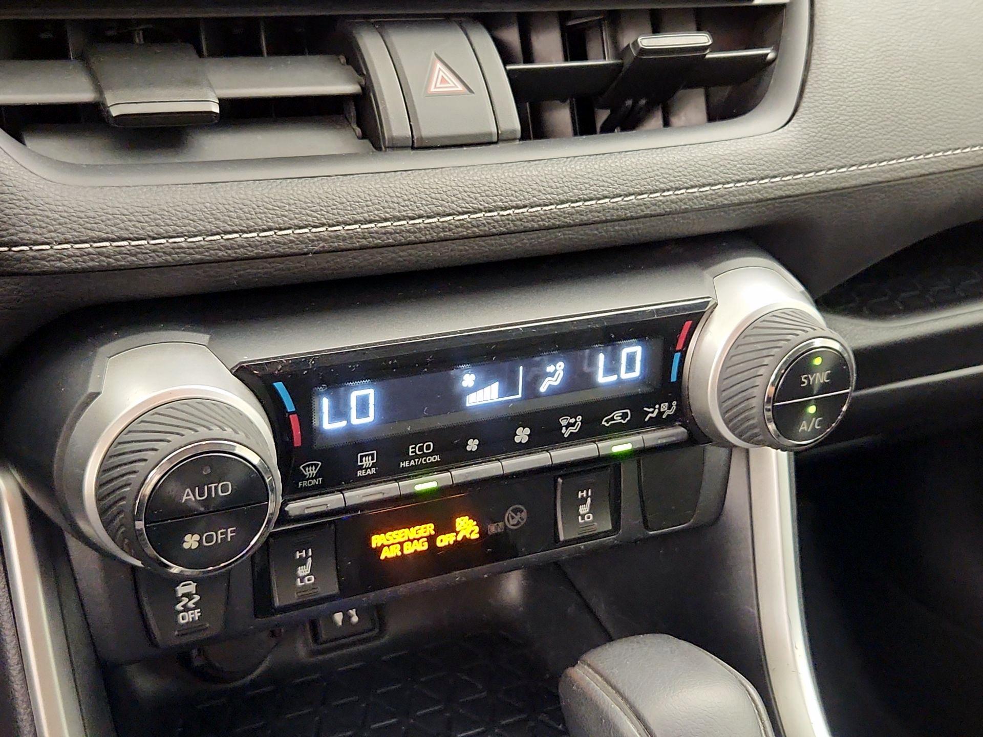 Thumbnail: 2019 Toyota RAV4 - 16