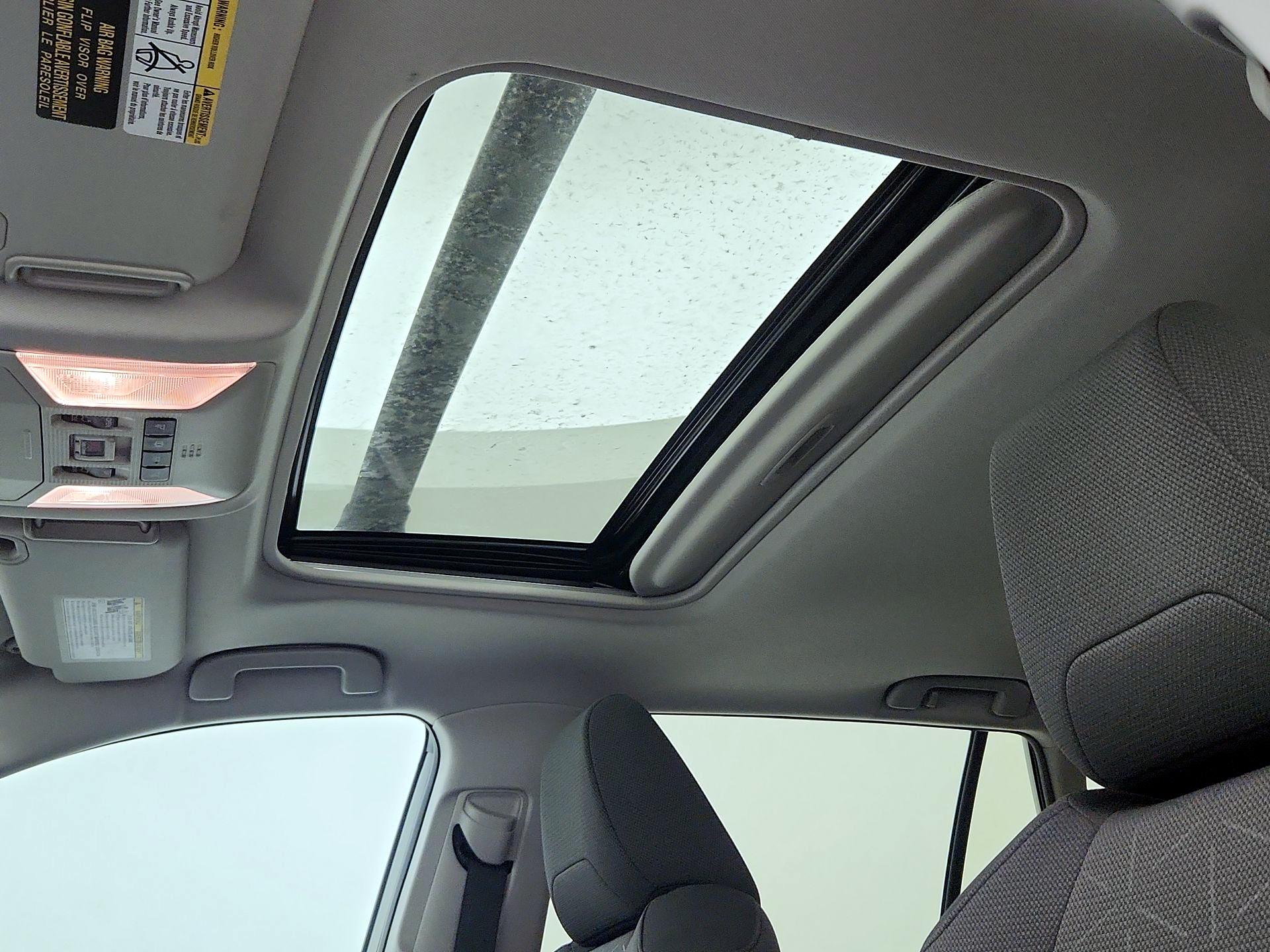 Thumbnail: 2019 Toyota RAV4 - 19