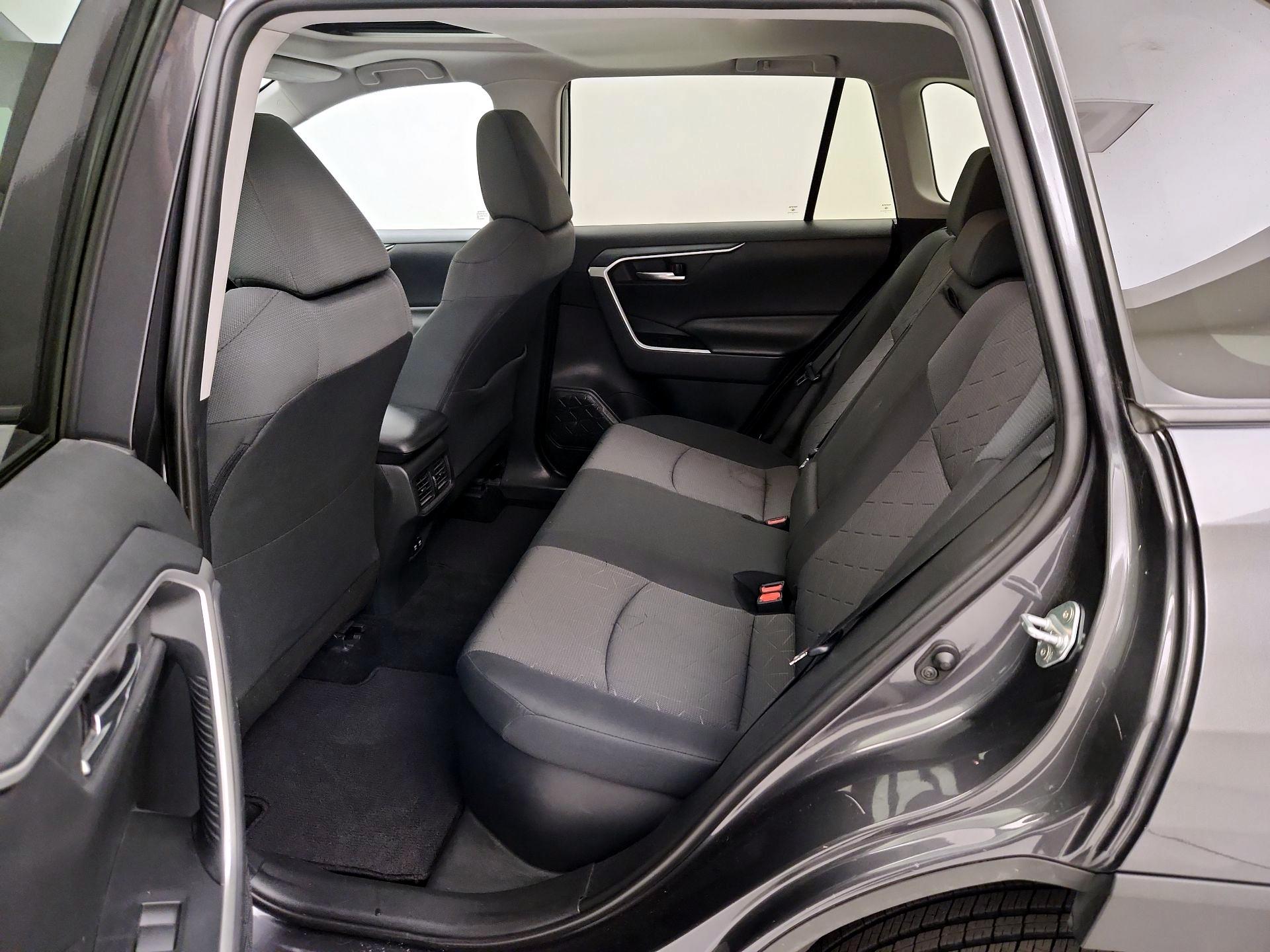 Thumbnail: 2019 Toyota RAV4 - 20