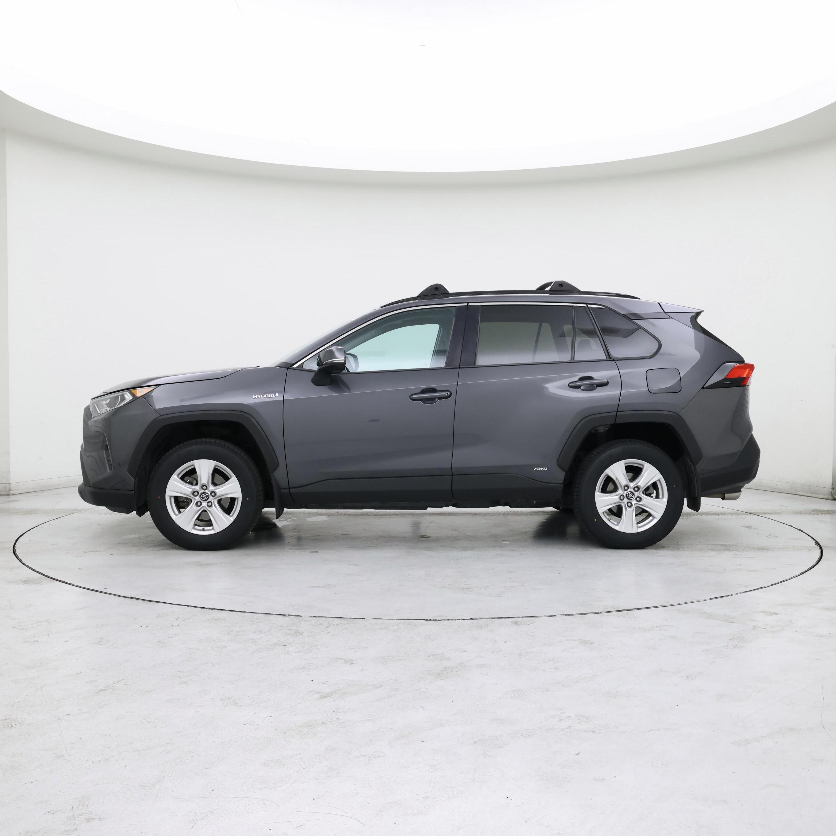 Thumbnail: 2019 Toyota RAV4 - 3