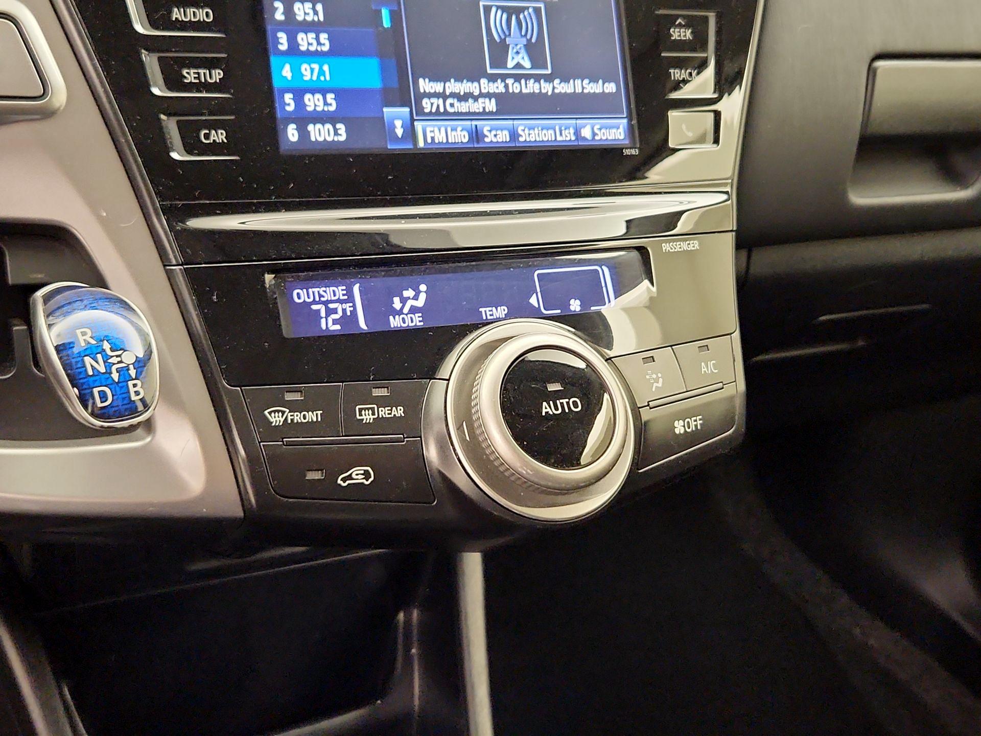 Thumbnail: 2017 Toyota Prius v - 16