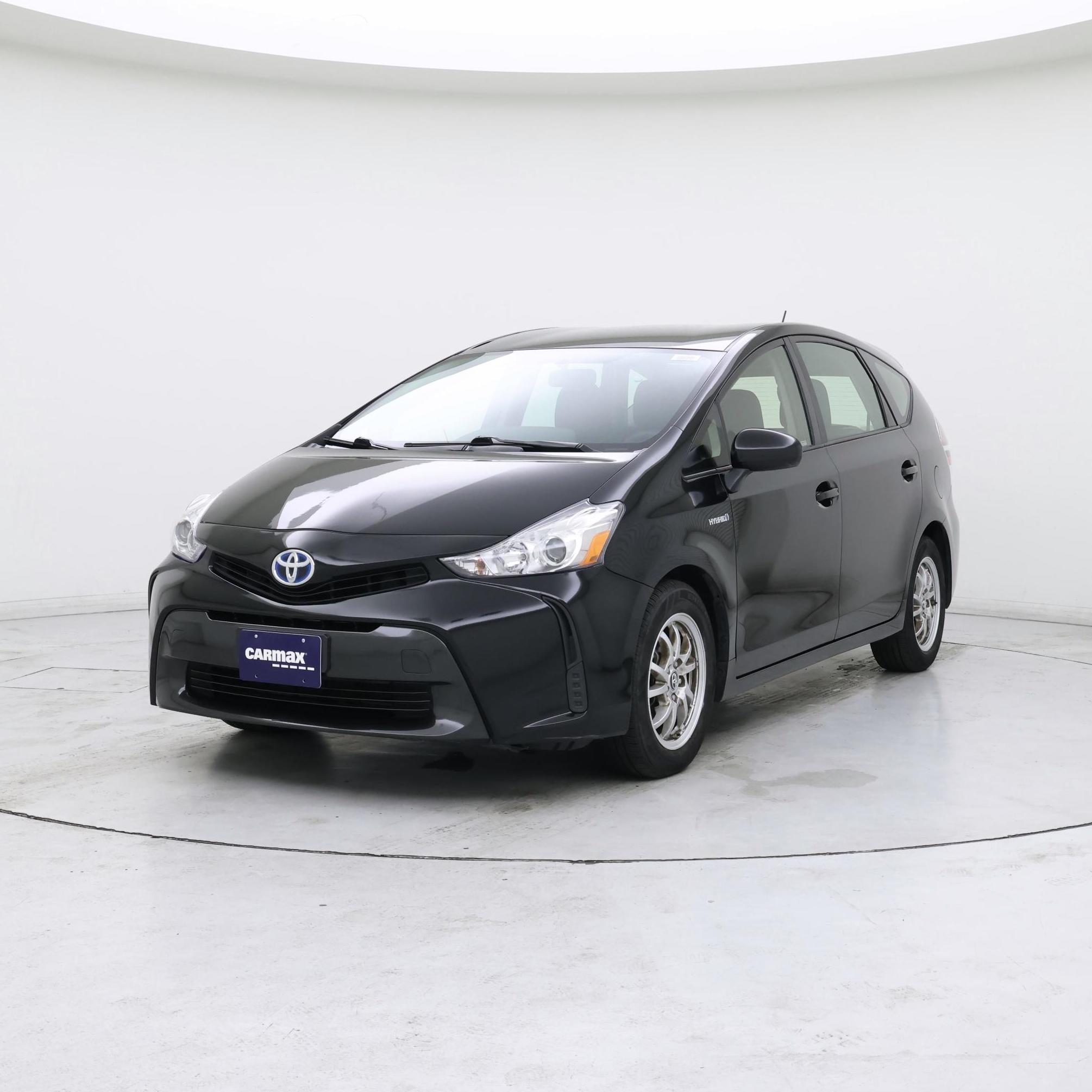 Thumbnail: 2017 Toyota Prius v - 4