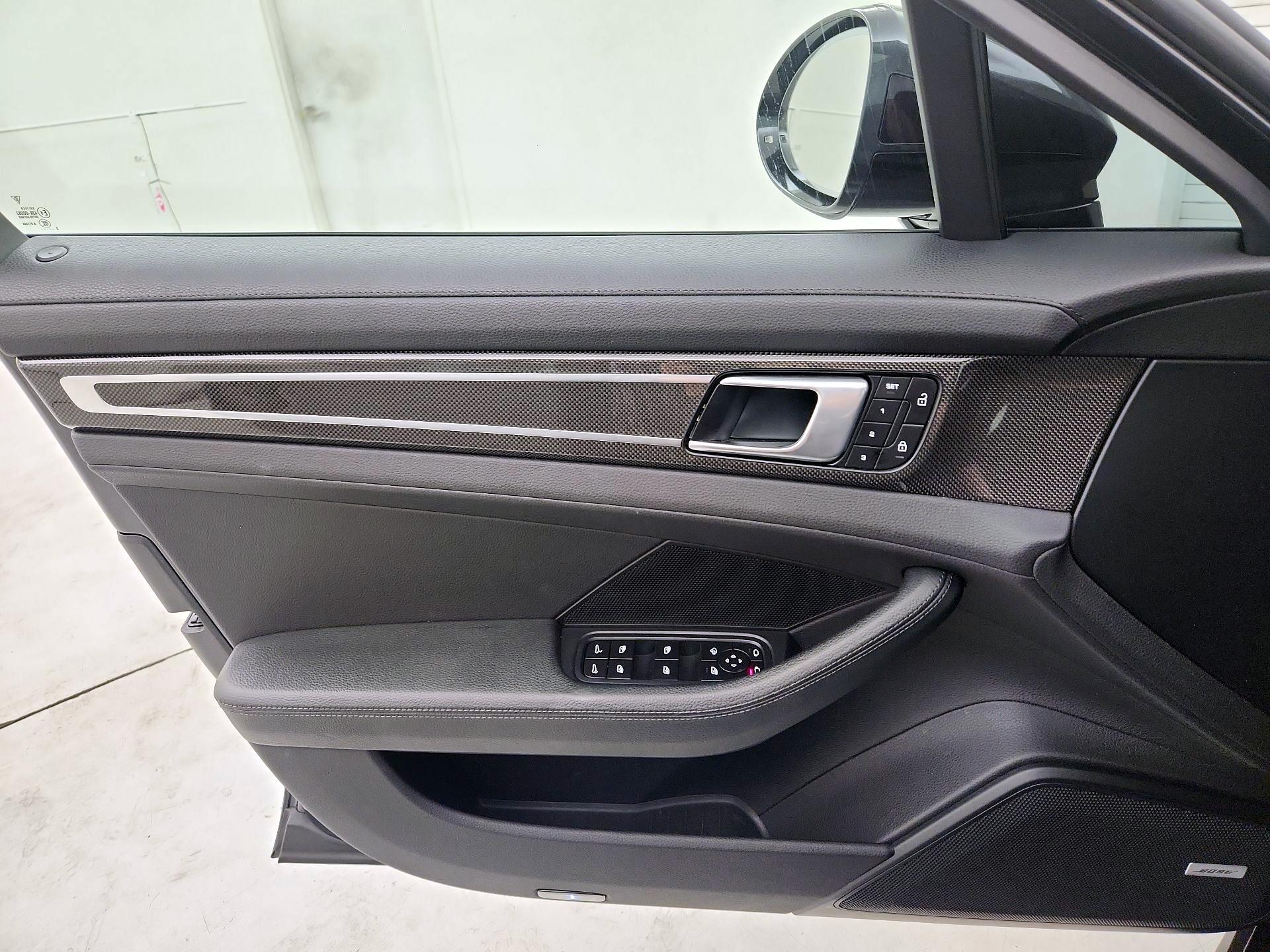 Thumbnail: 2022 Porsche Panamera - 12
