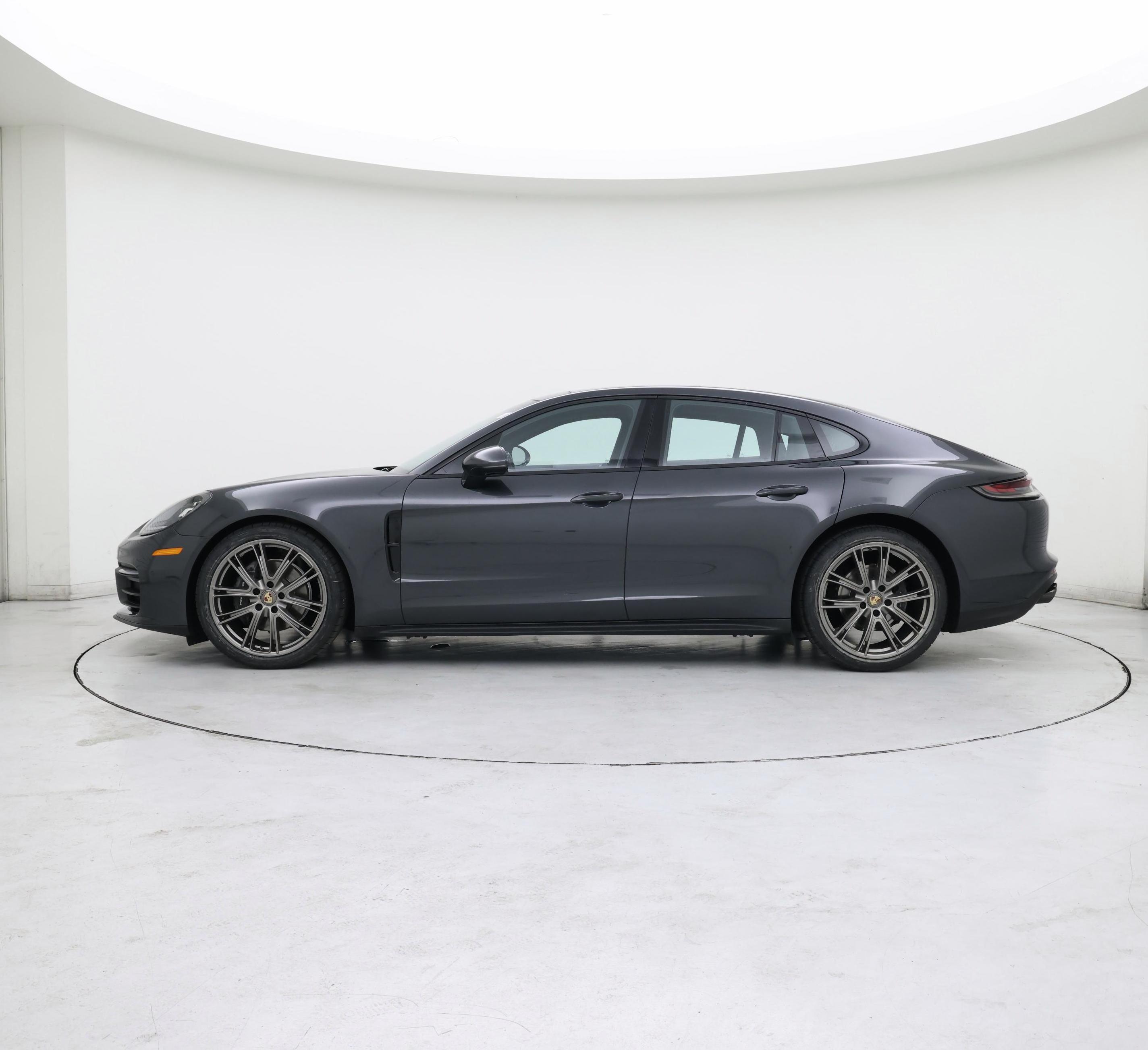 Thumbnail: 2022 Porsche Panamera - 3