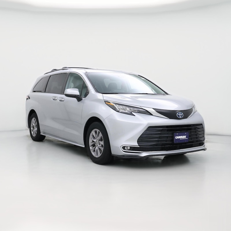 2022 Toyota Sienna Hybrid XLE