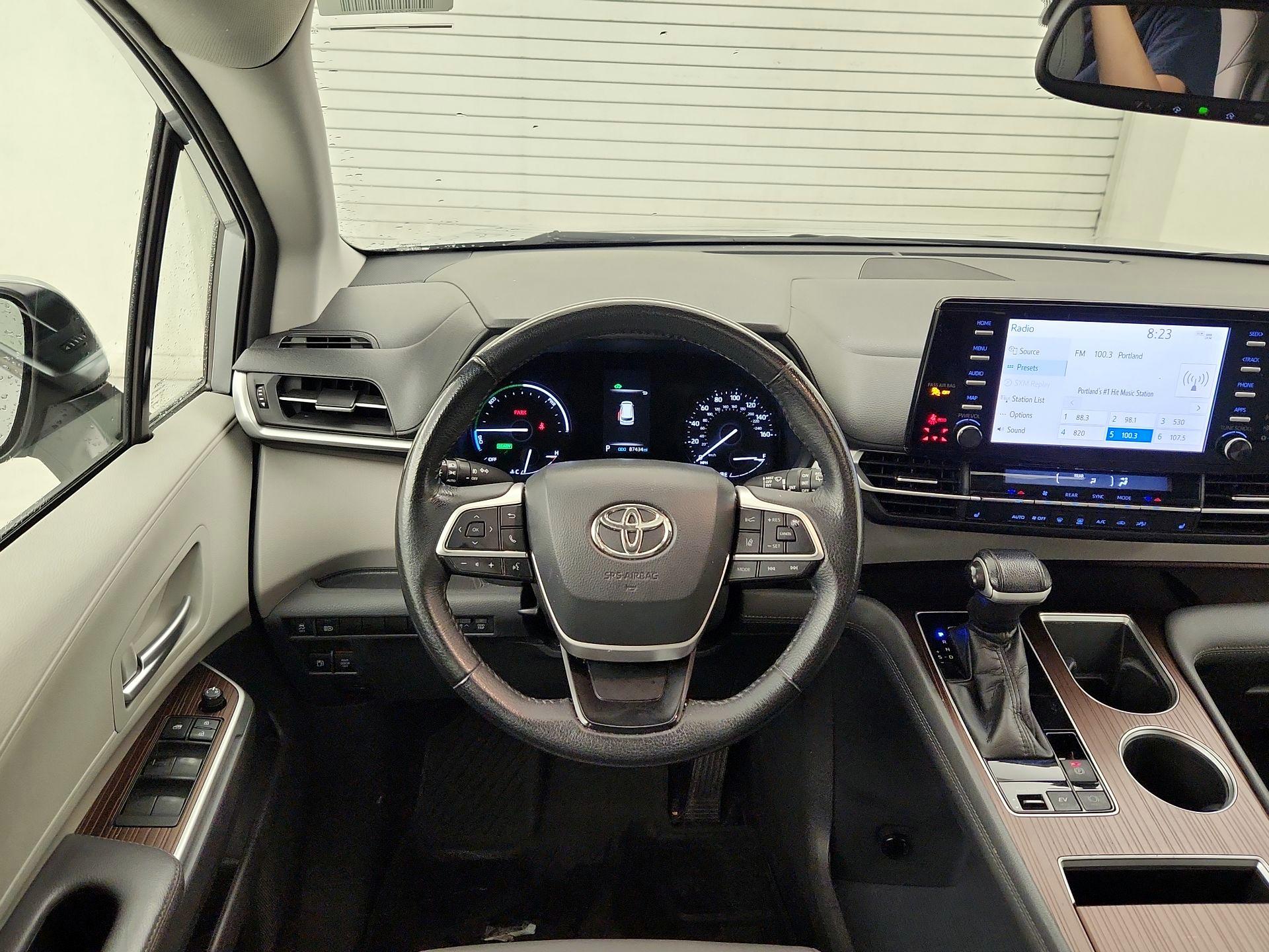 Thumbnail: 2022 Toyota Sienna - 10