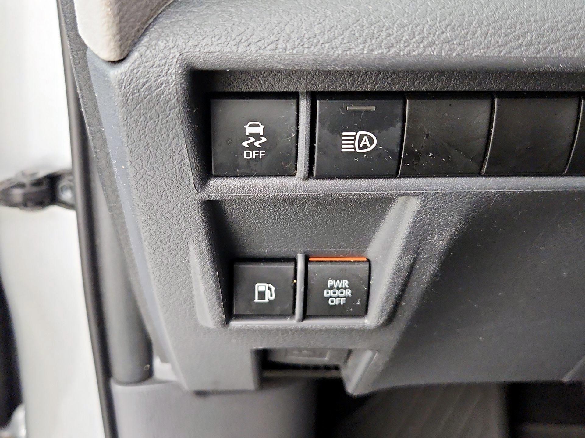 Thumbnail: 2022 Toyota Sienna - 13