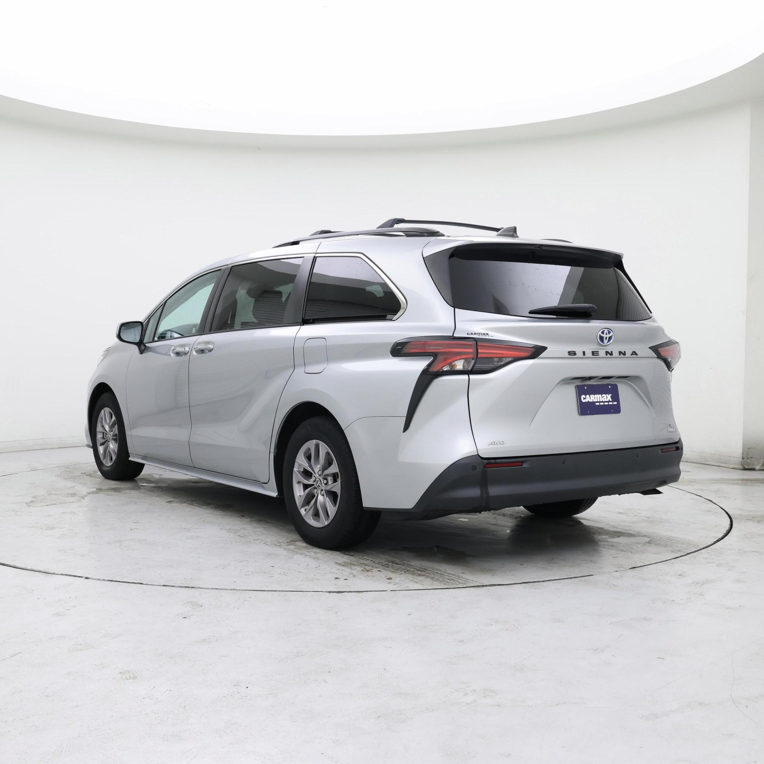 Thumbnail: 2022 Toyota Sienna - 2