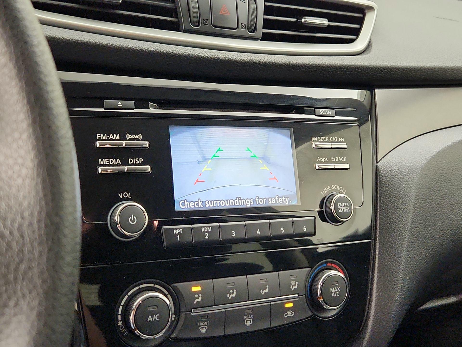 Thumbnail: 2016 Nissan Rogue - 14