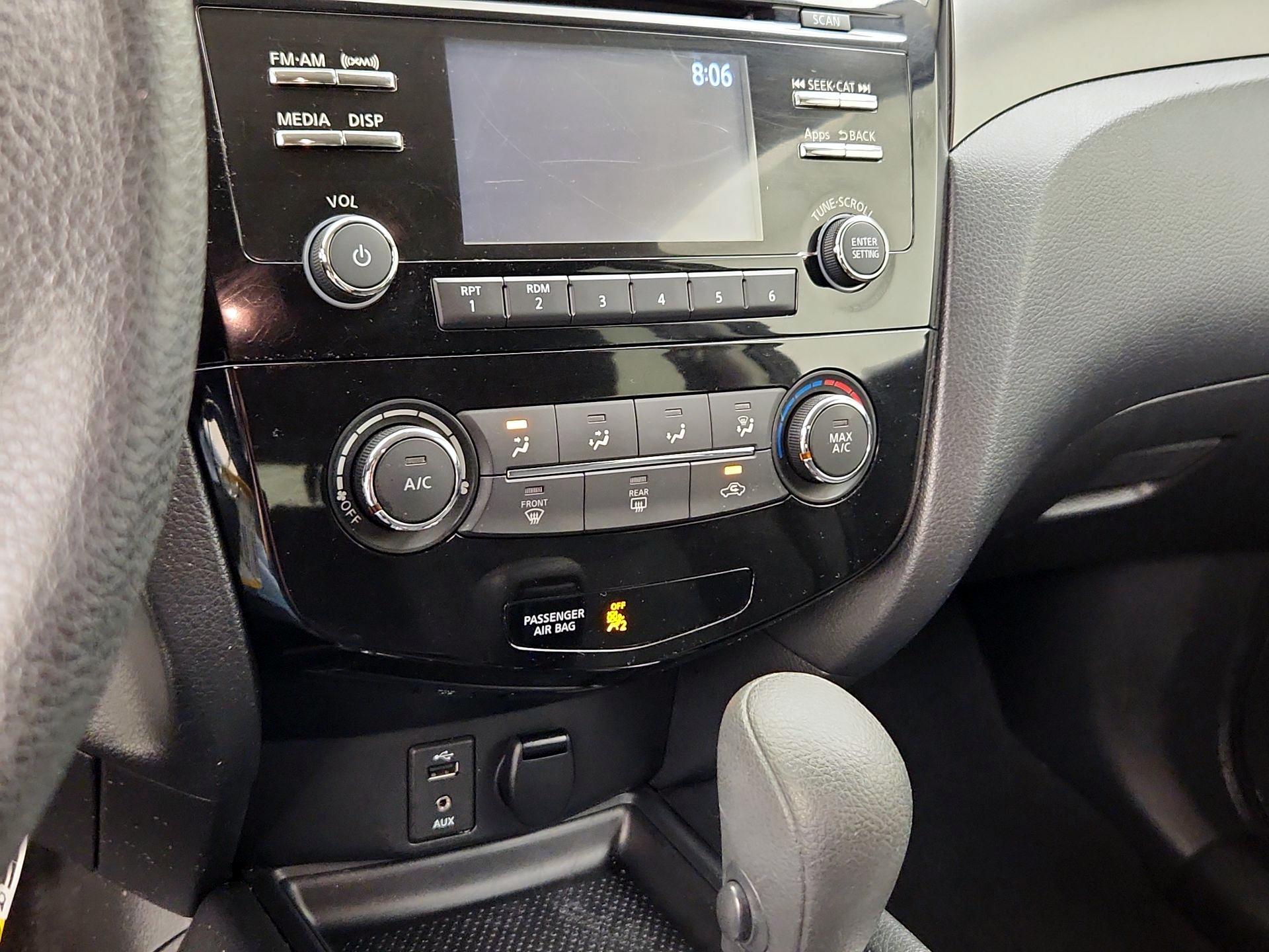 Thumbnail: 2016 Nissan Rogue - 16
