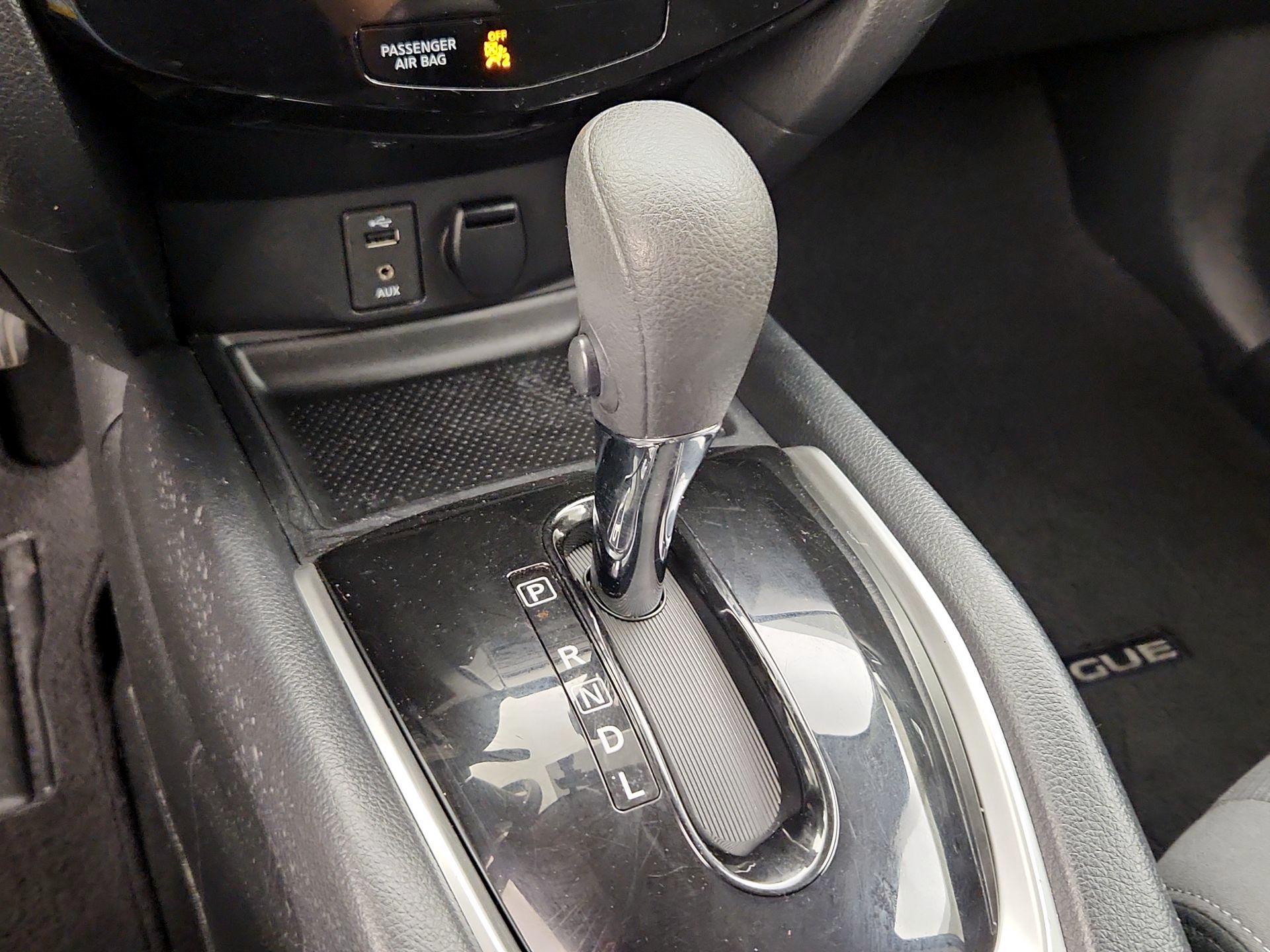 Thumbnail: 2016 Nissan Rogue - 17