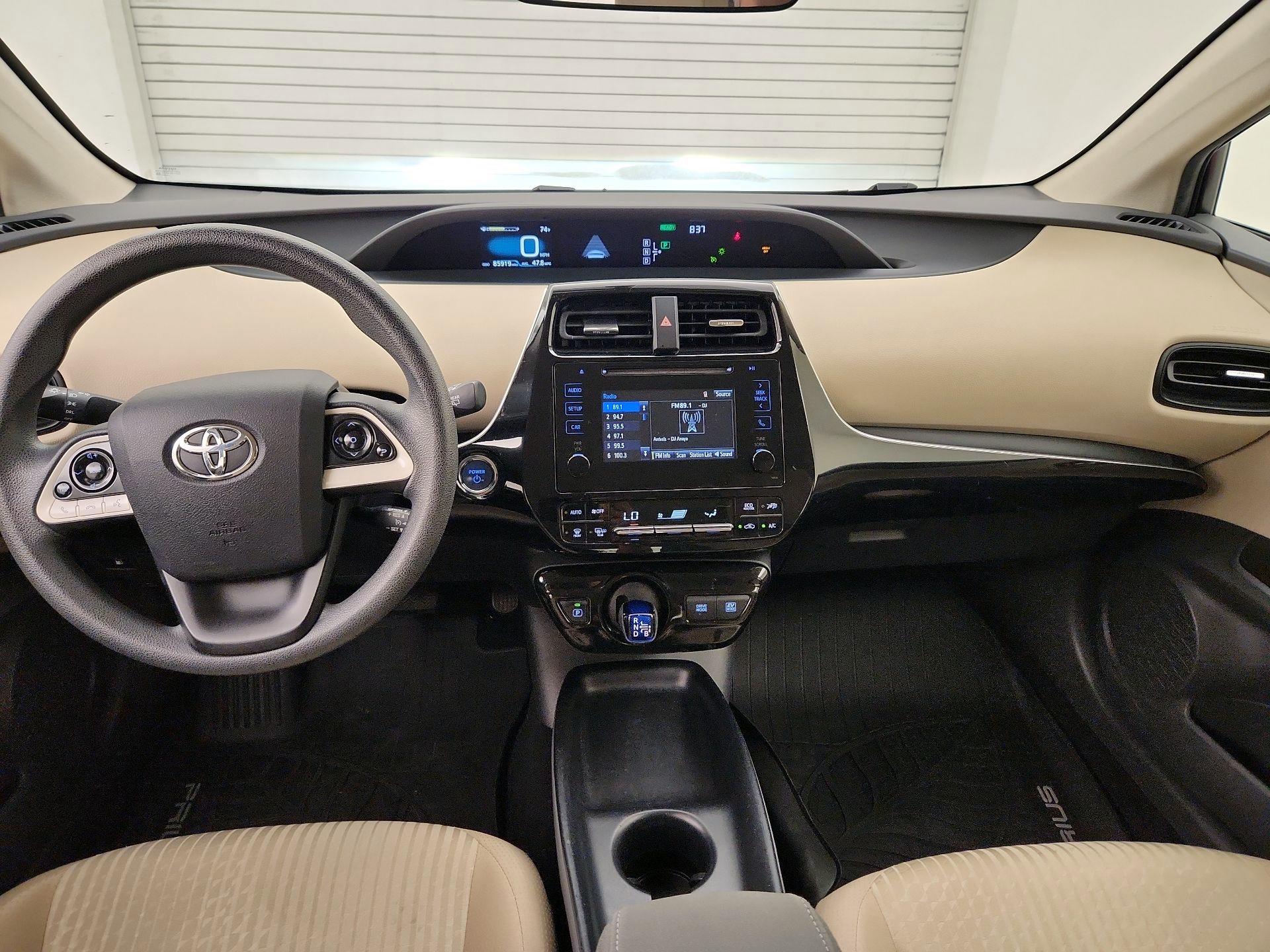Thumbnail: 2016 Toyota Prius - 9