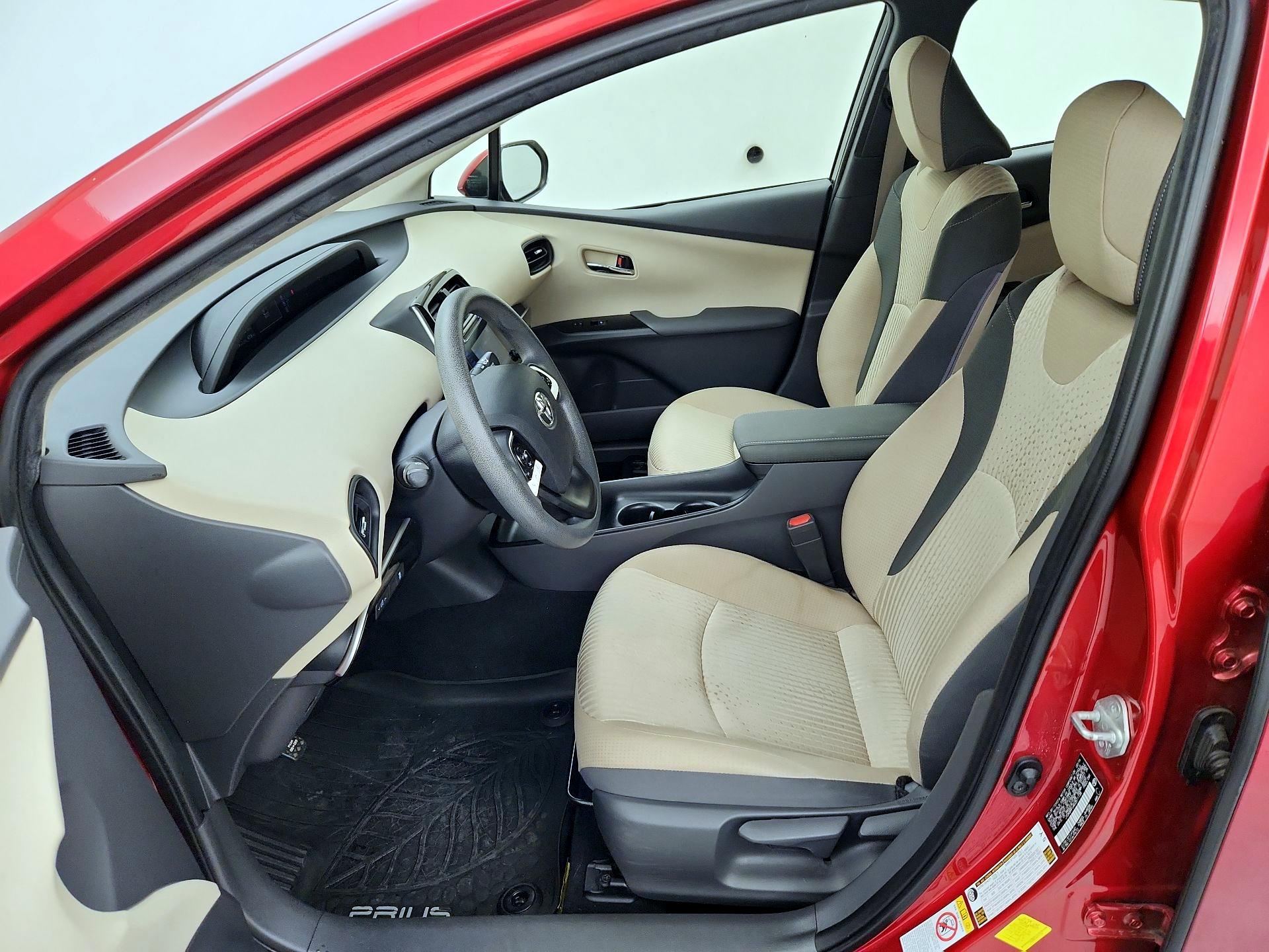 Thumbnail: 2016 Toyota Prius - 11