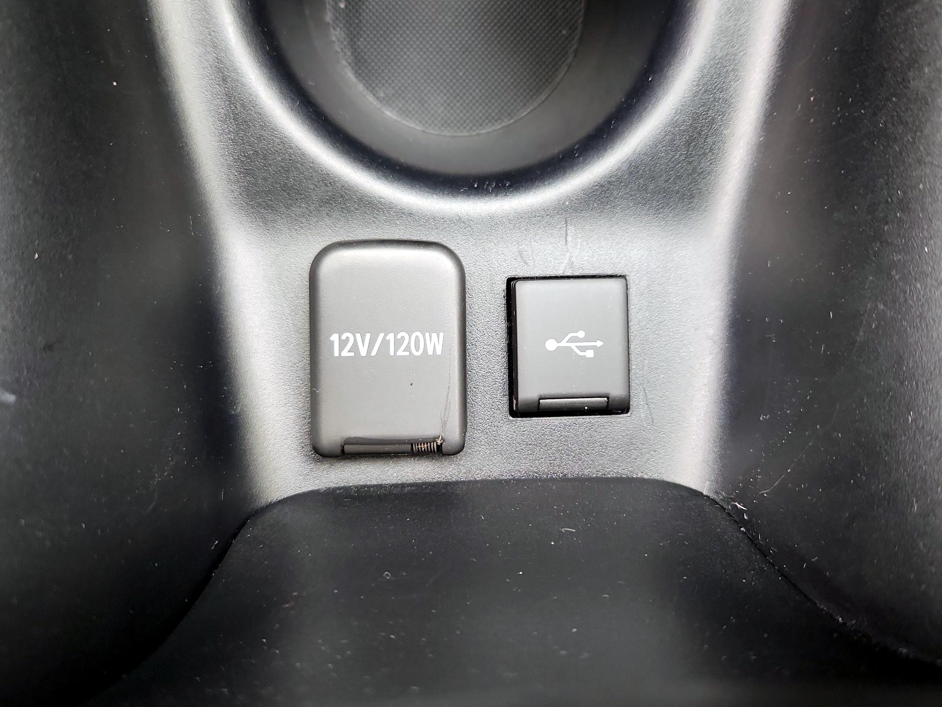Thumbnail: 2022 Toyota Prius - 18