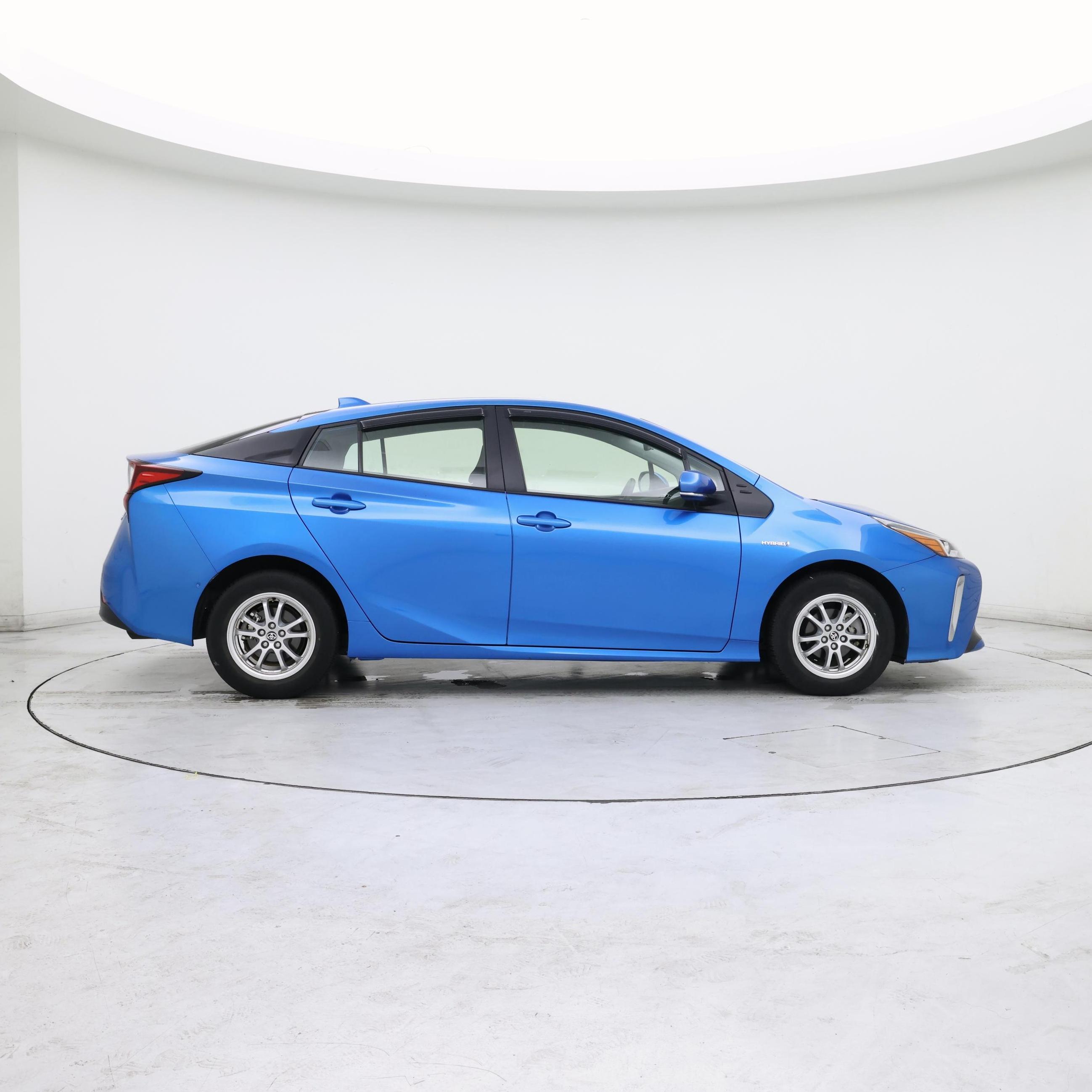 Thumbnail: 2022 Toyota Prius - 7