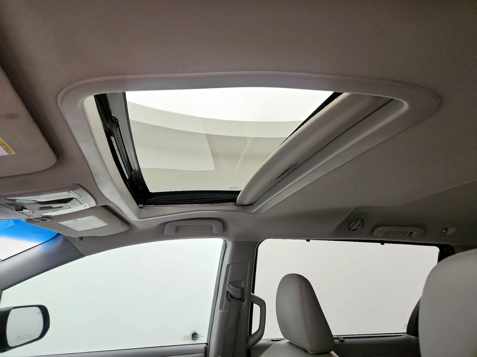 Sunroof(s) & Overhead Airbags