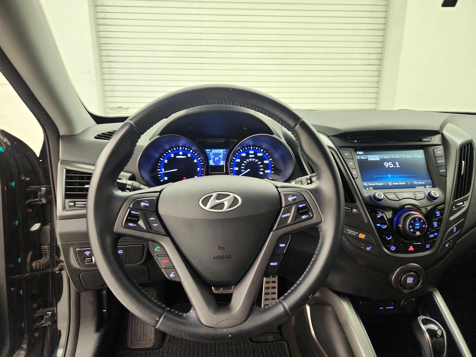 Thumbnail: 2015 Hyundai Veloster - 10