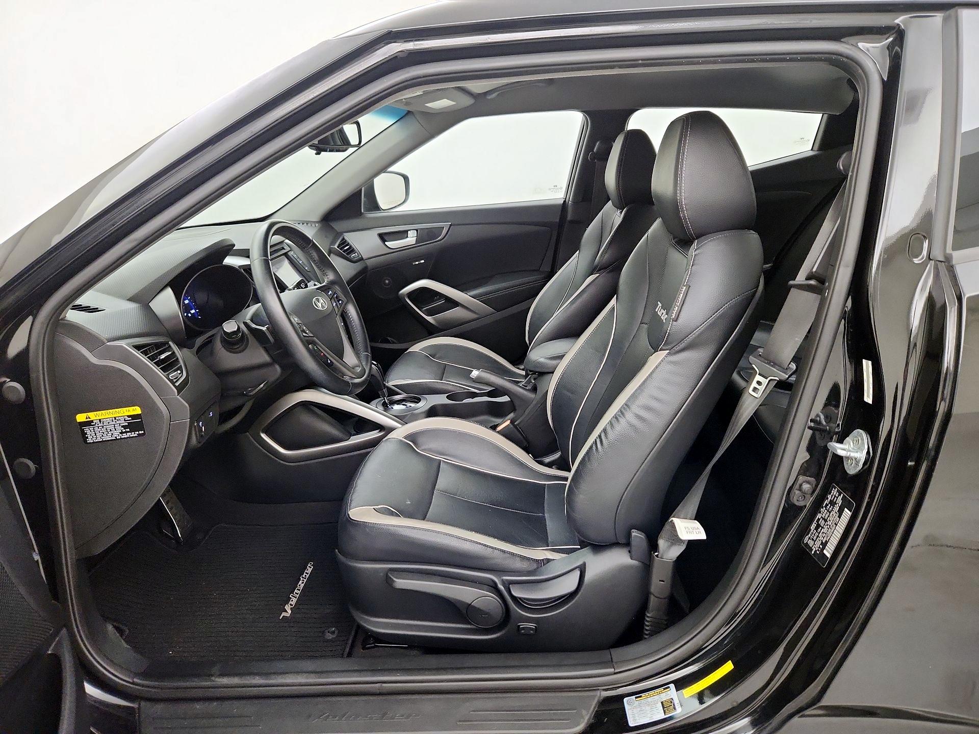 Thumbnail: 2015 Hyundai Veloster - 11