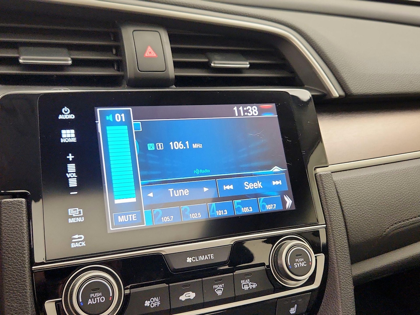 2017 Honda Civic EX-T - Photo 16