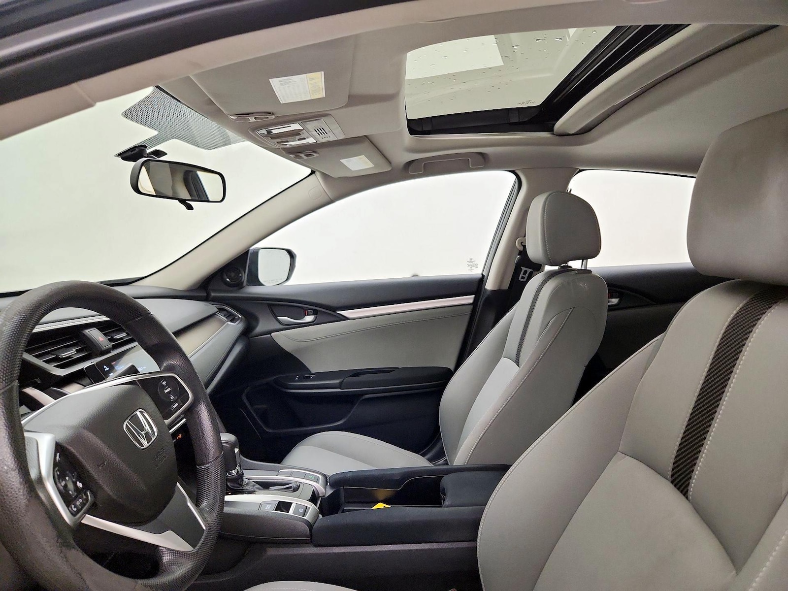 Sunroof(s) & Overhead Airbags