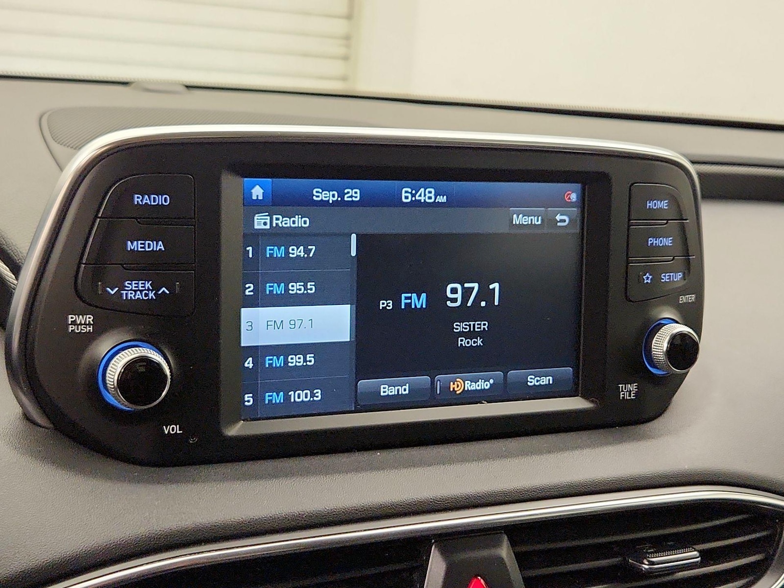 2020 Hyundai Santa Fe SEL - Photo 16