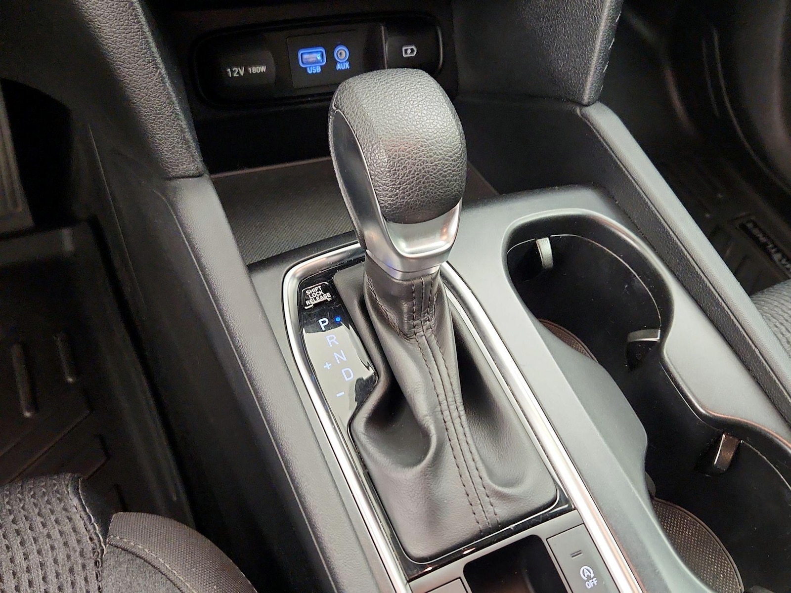 2020 Hyundai Santa Fe SEL - Photo 18