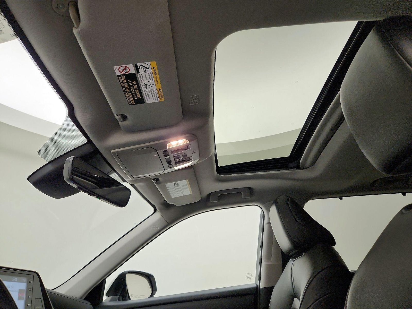 Sunroof(s) & Overhead Airbags