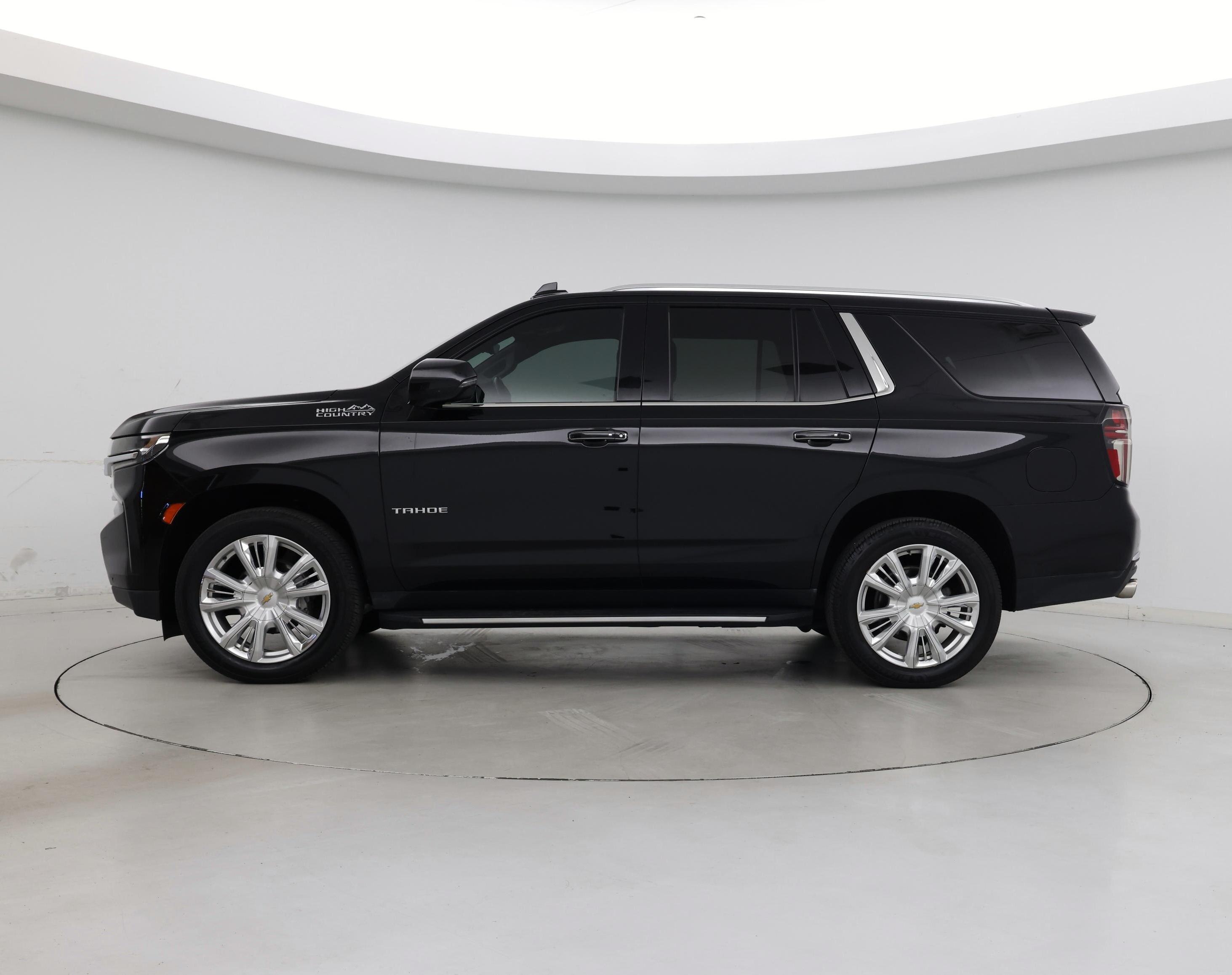 Thumbnail: 2022 Chevrolet Tahoe - 3