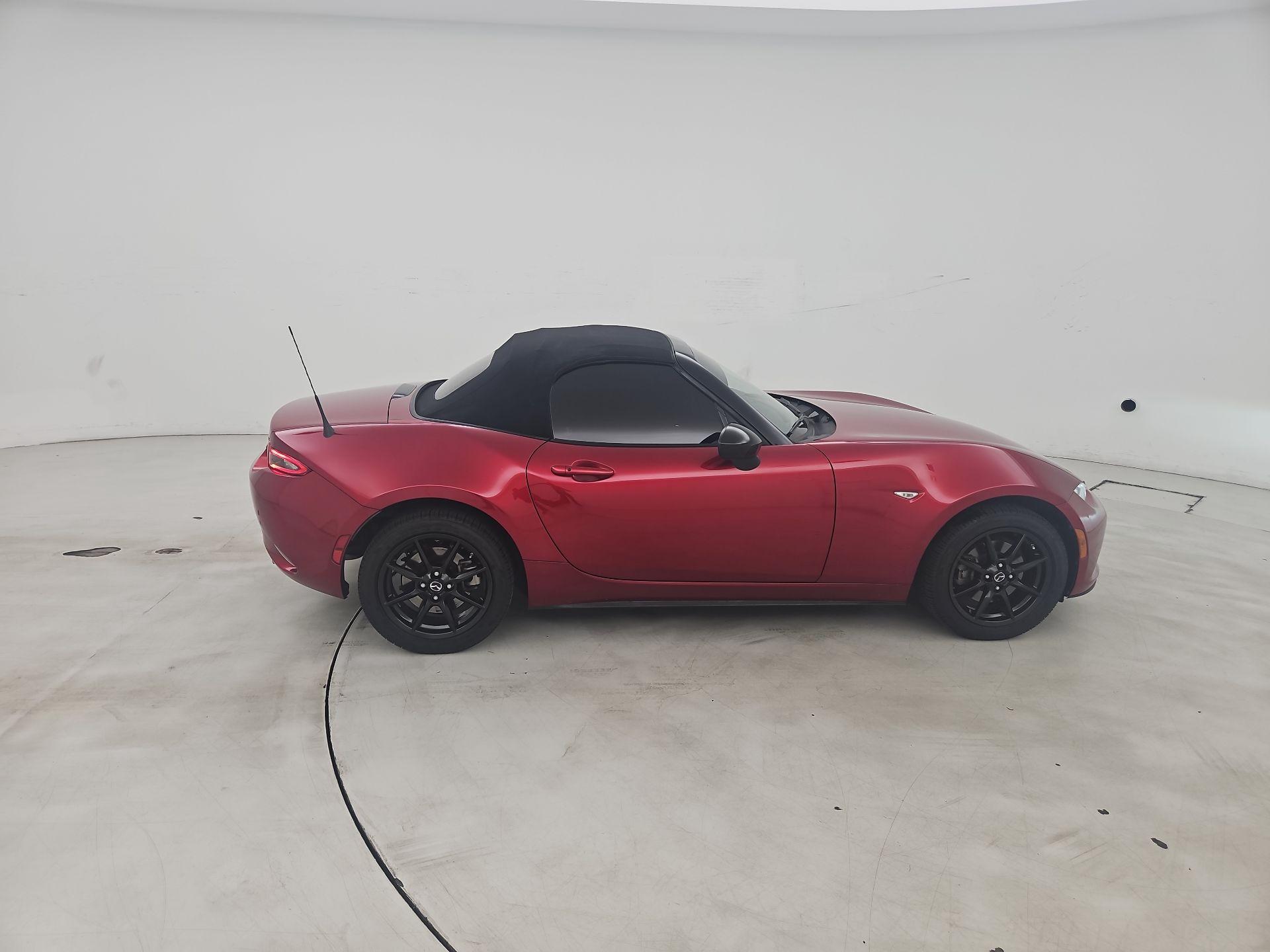 Thumbnail: 2019 Mazda MX-5 Miata - 4
