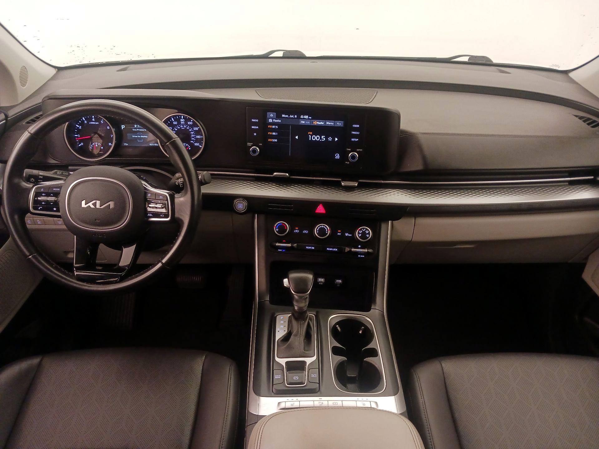 Thumbnail: 2022 Kia Carnival - 9