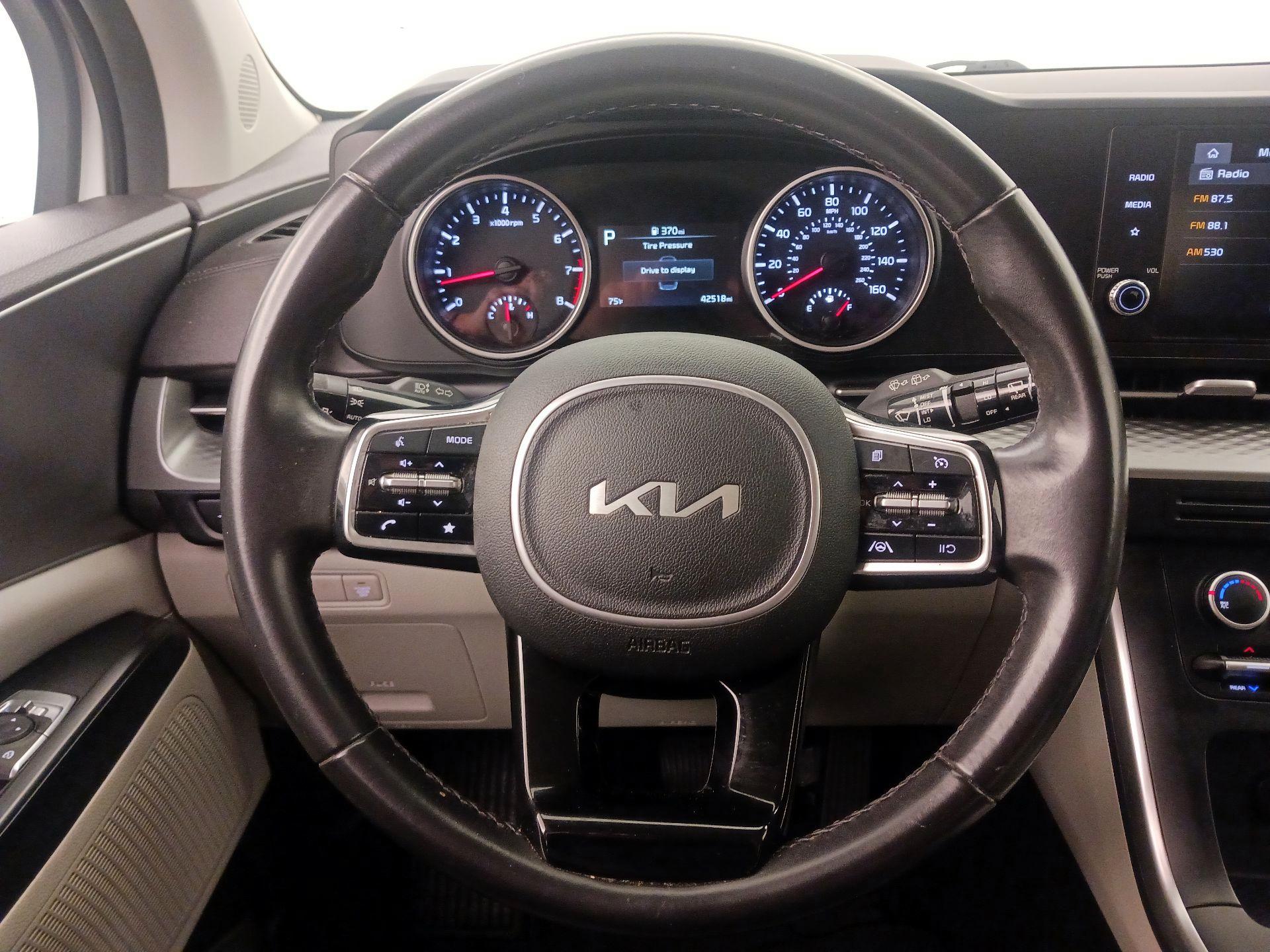 Thumbnail: 2022 Kia Carnival - 10
