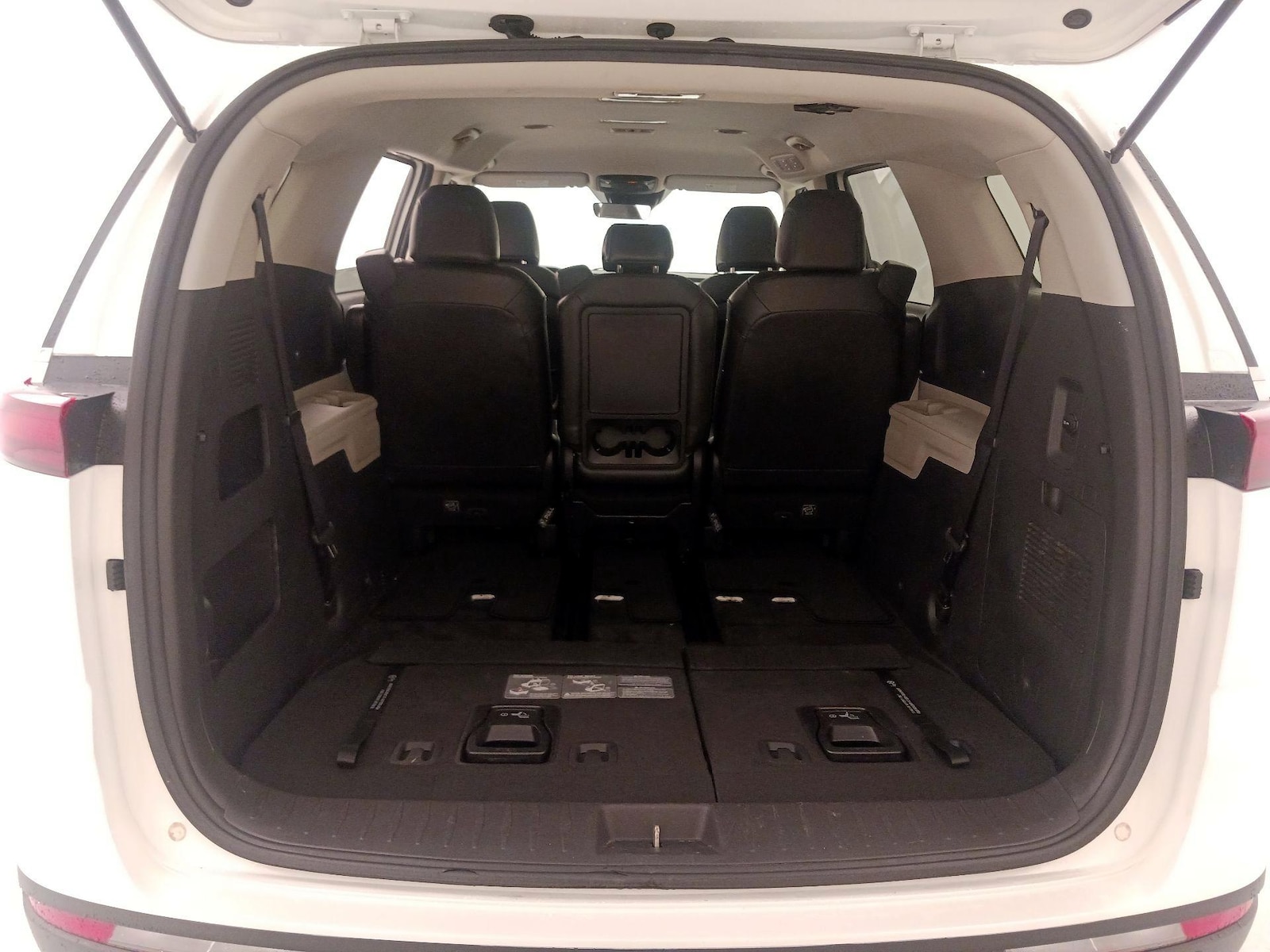 2022 Kia Carnival 23