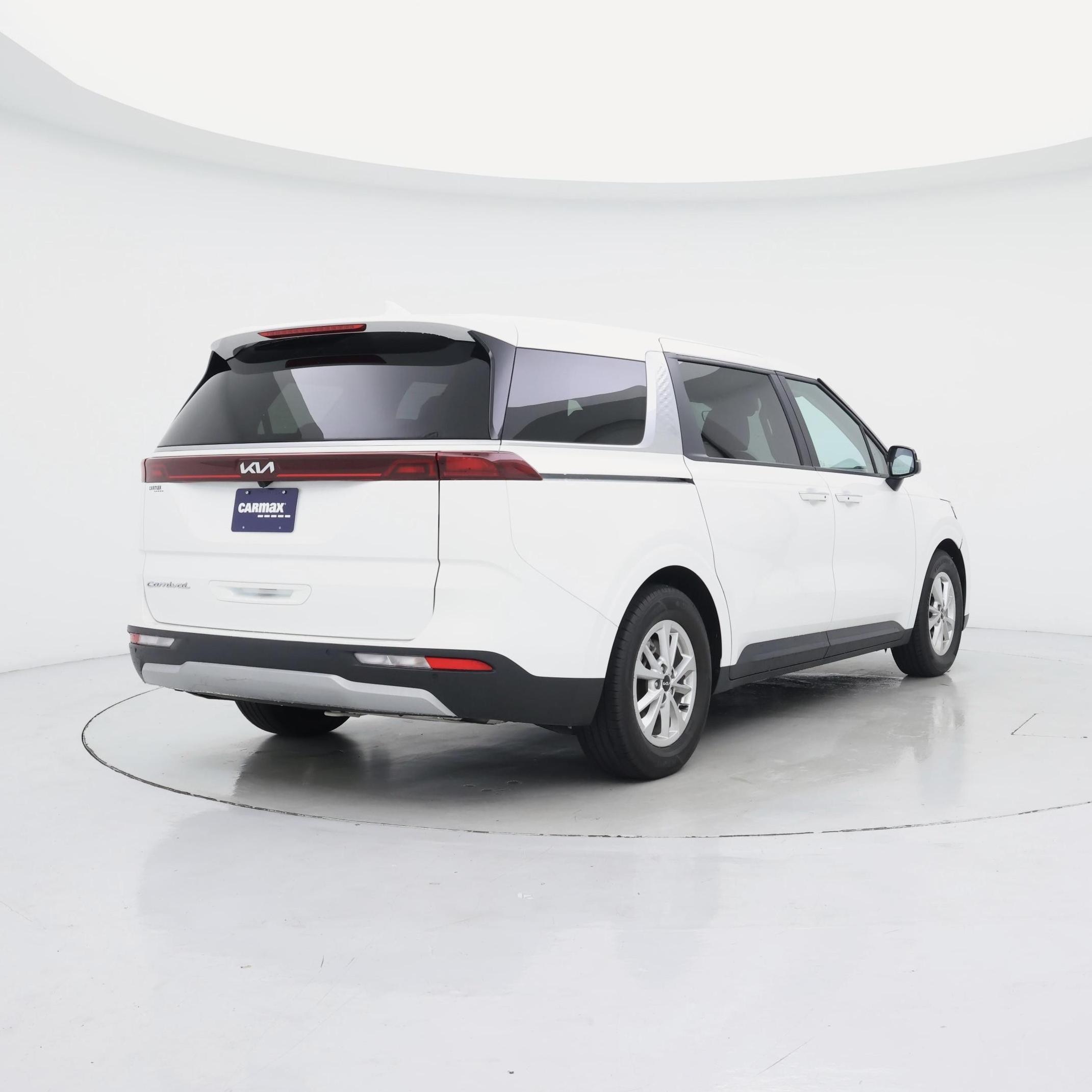 Thumbnail: 2022 Kia Carnival - 8