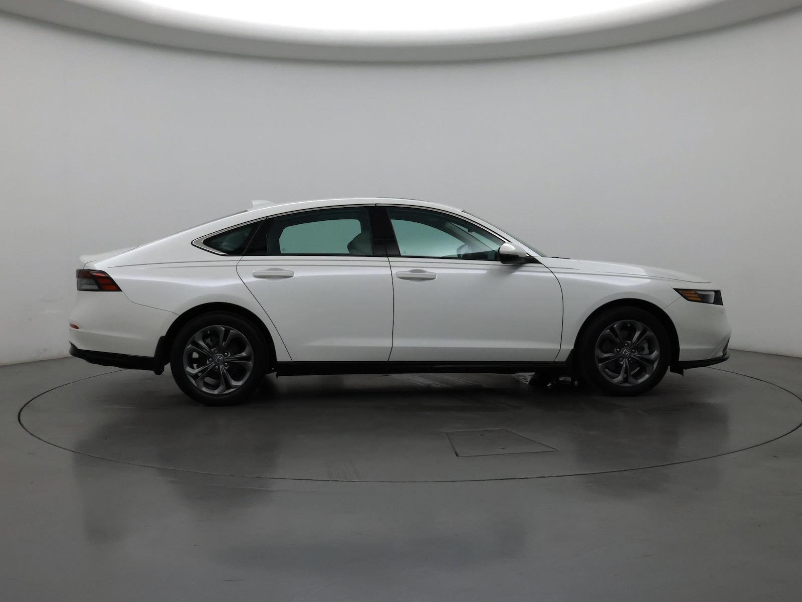 2023 Honda Accord Hybrid EX-L - Photo 8