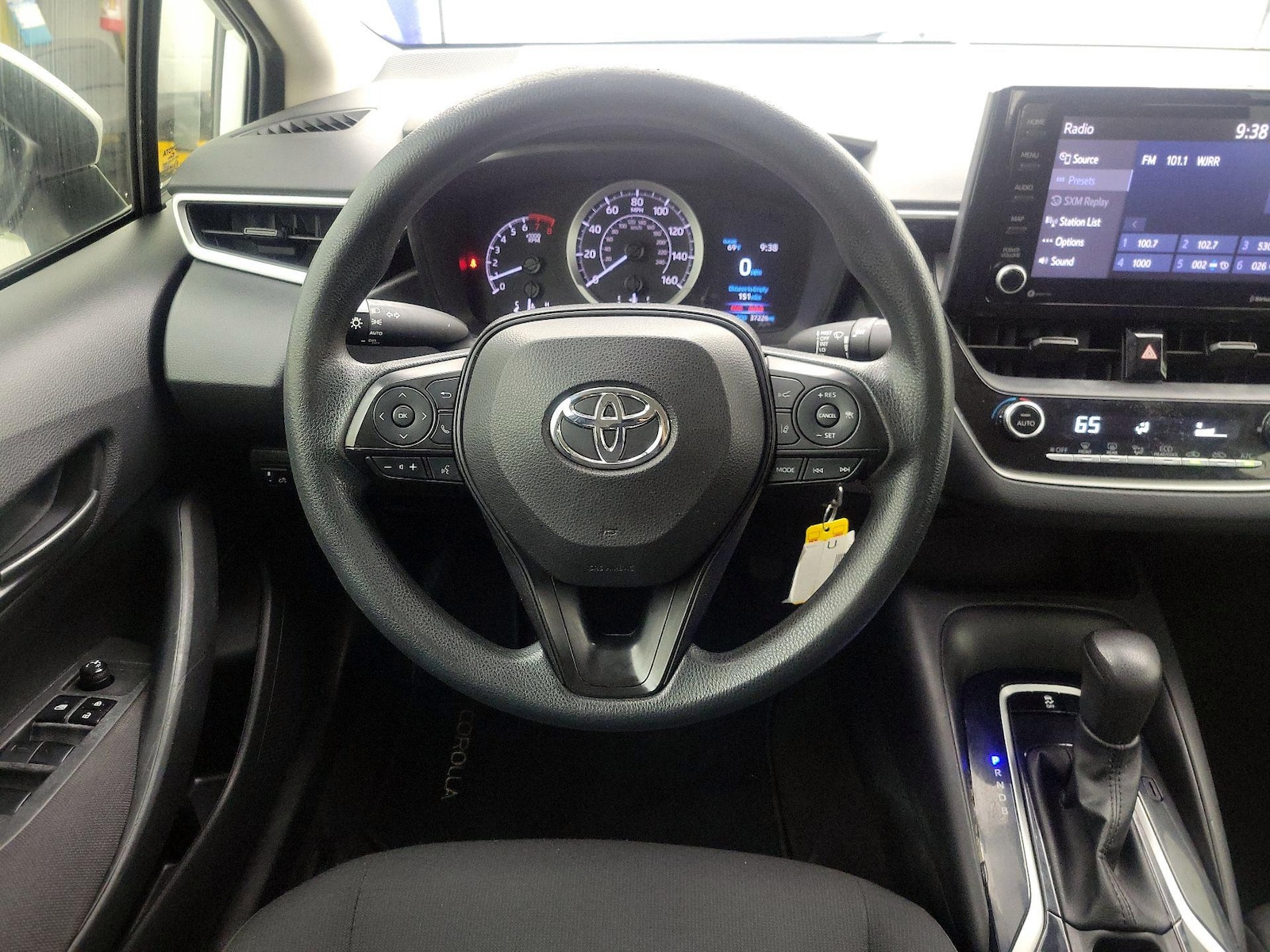 2022 Toyota Corolla LE - Photo 11