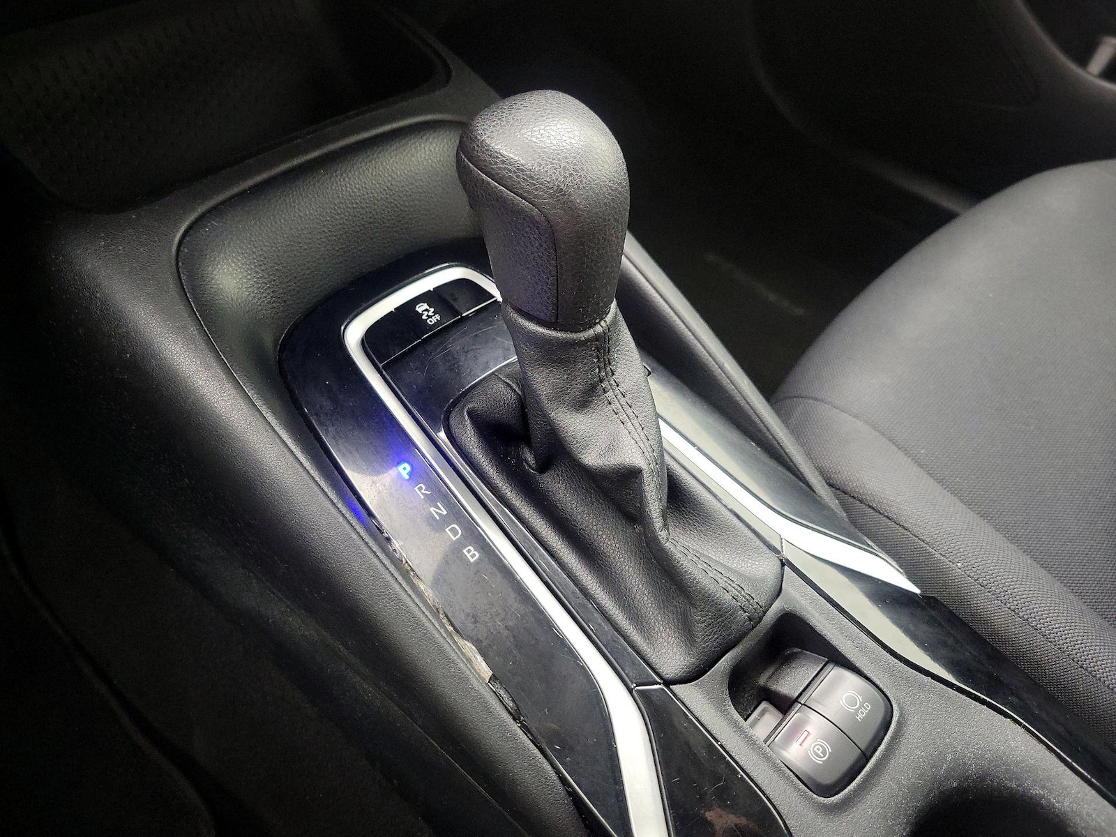 2022 Toyota Corolla LE - Photo 18