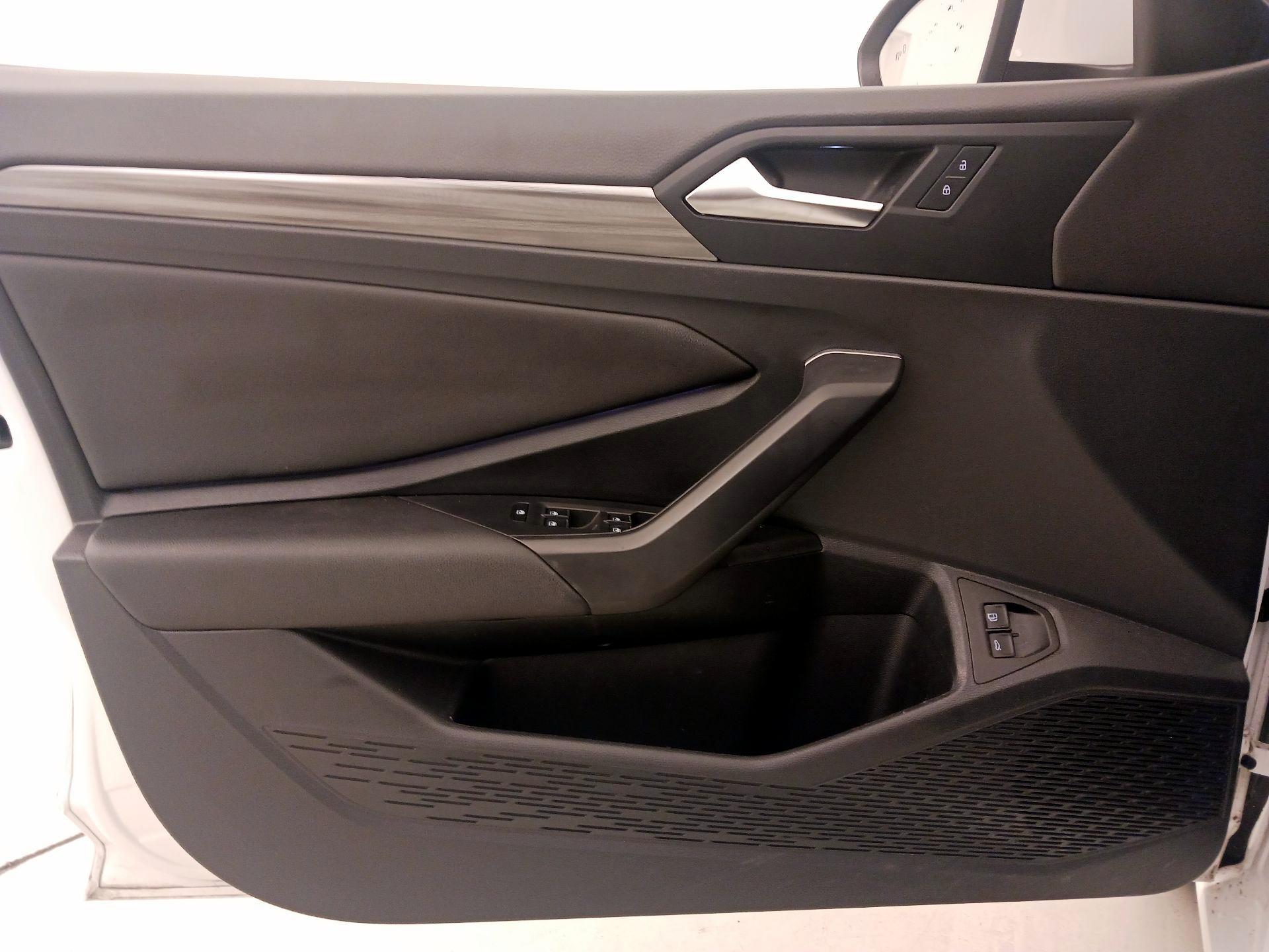 Thumbnail: 2021 Volkswagen Jetta - 12