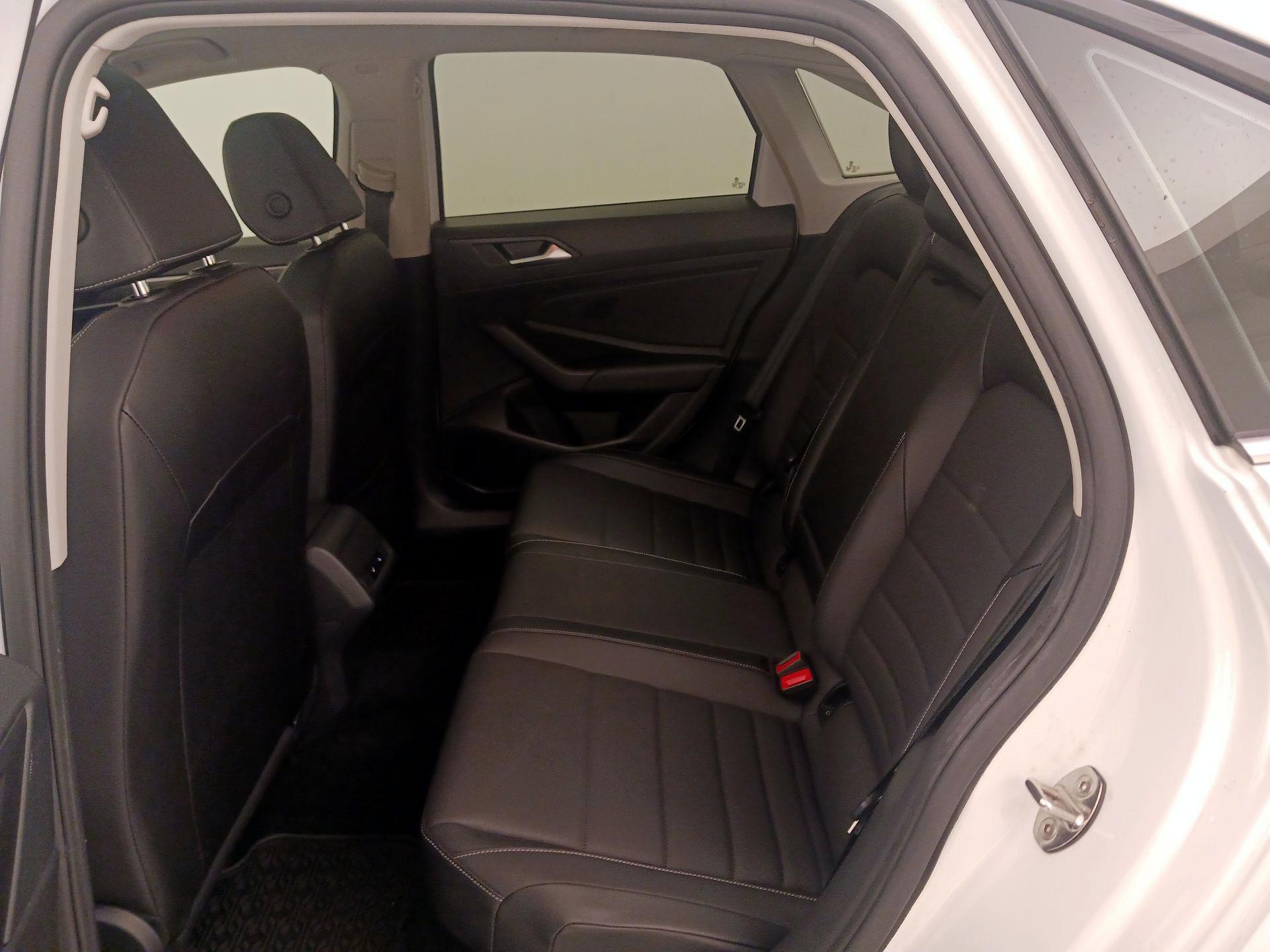 Thumbnail: 2021 Volkswagen Jetta - 20