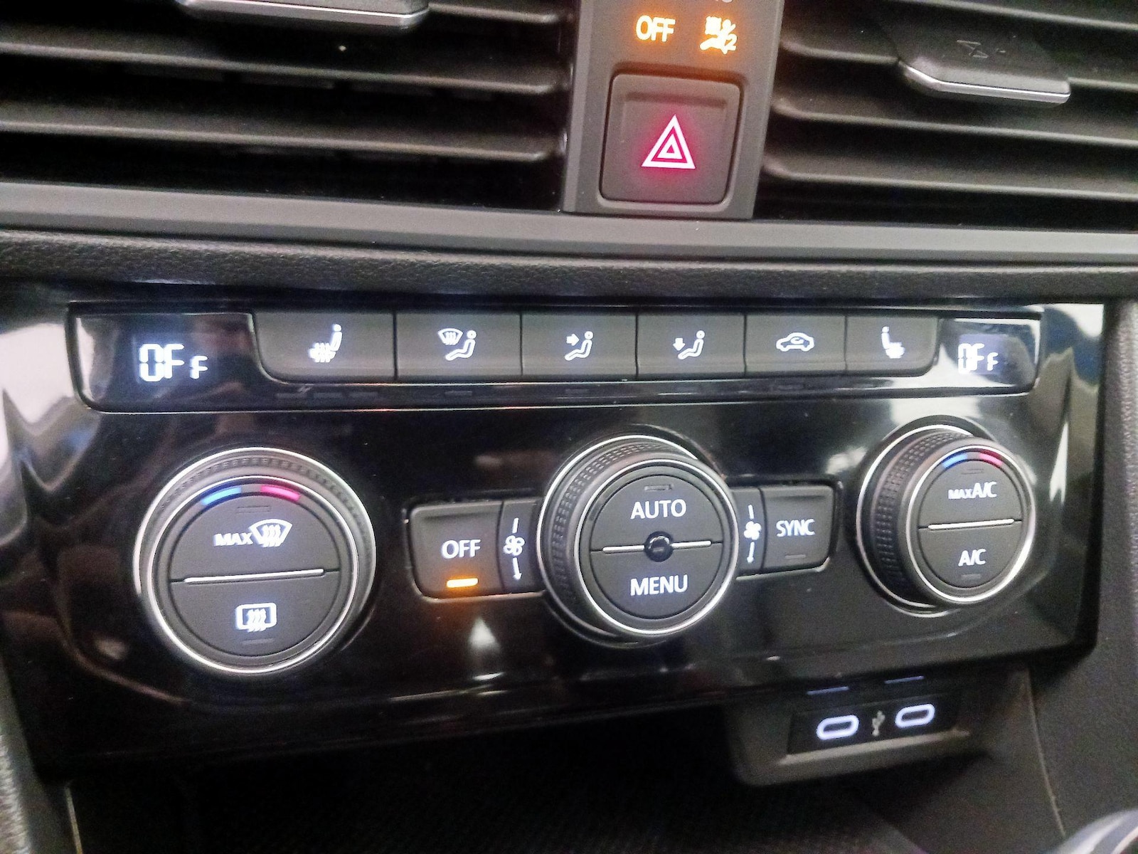 2022 Volkswagen Jetta SE - Photo 17