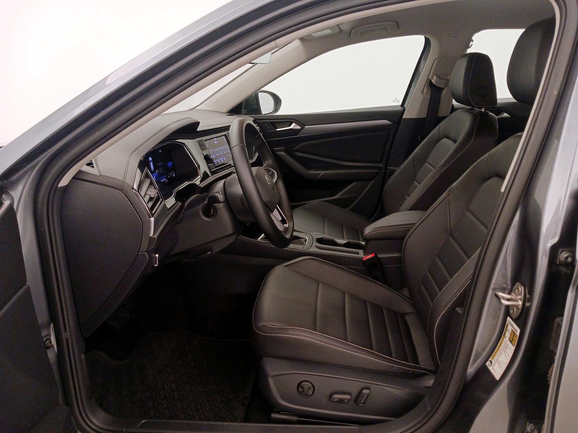 Thumbnail: 2023 Volkswagen Jetta - 11