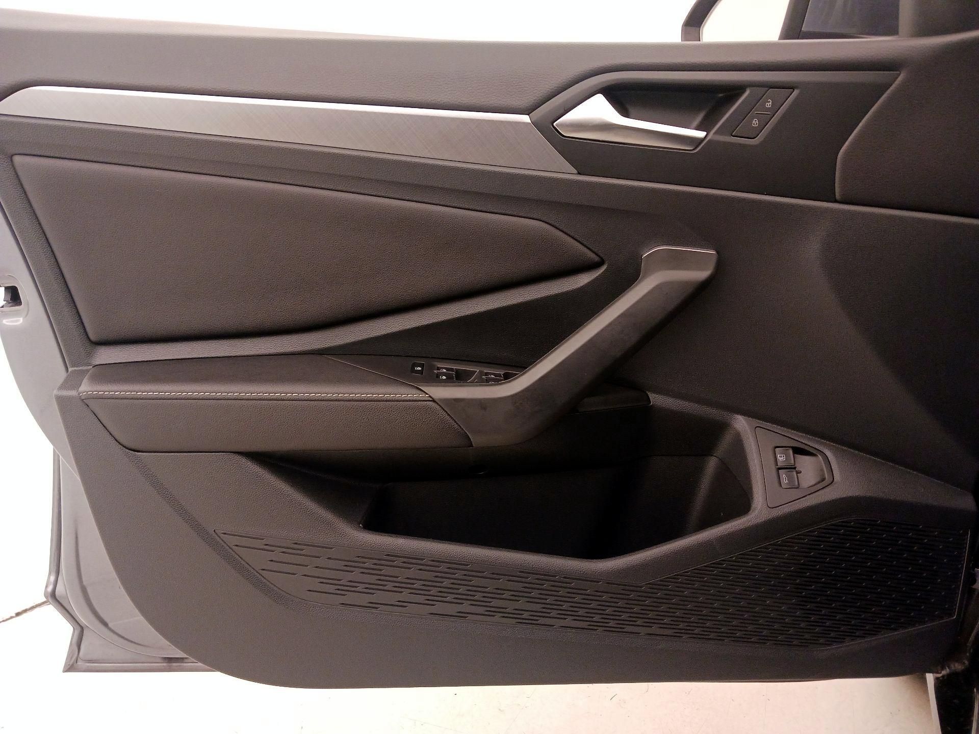 Thumbnail: 2023 Volkswagen Jetta - 12